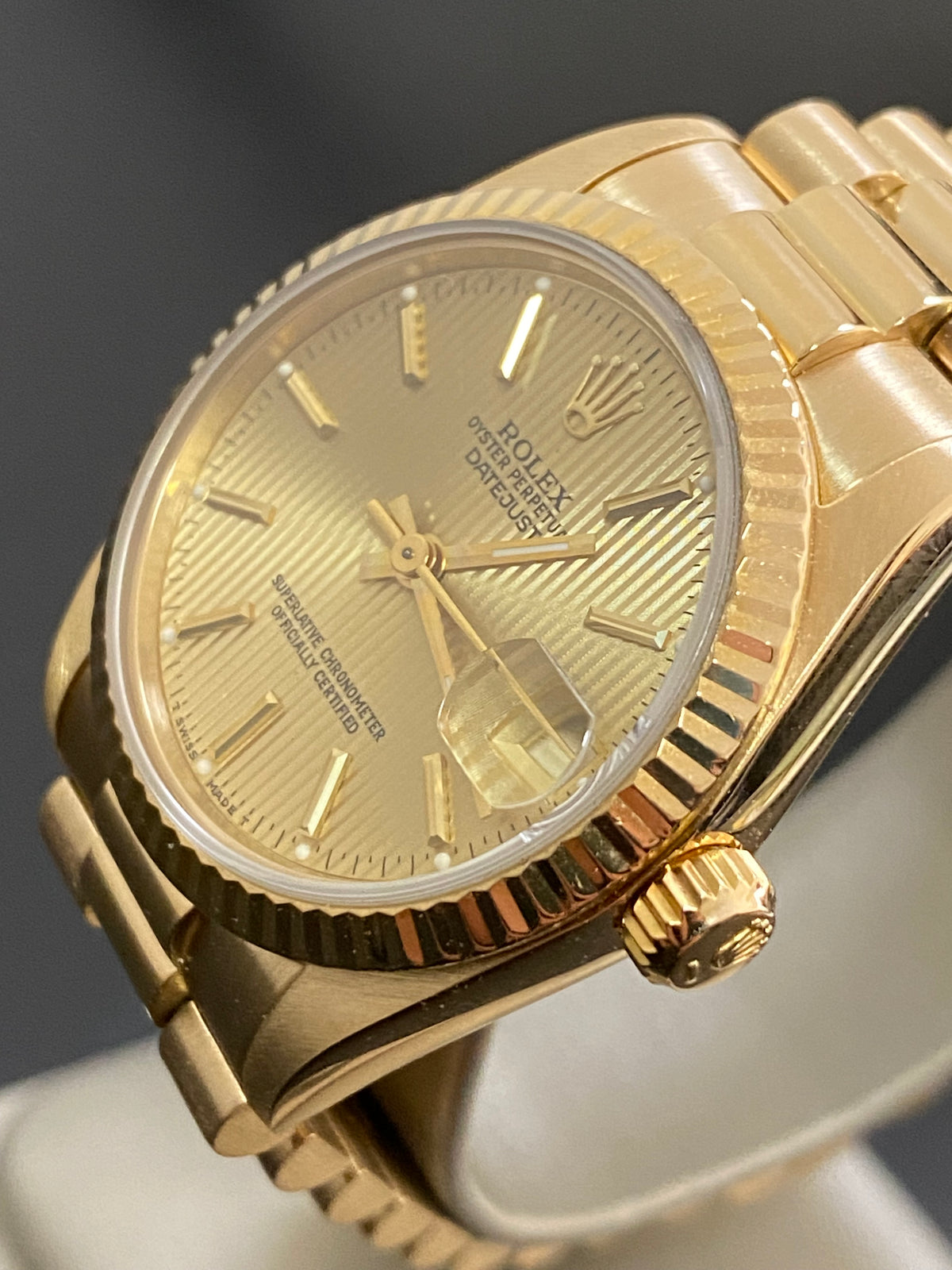 Rolex Yellow Gold Datejust 31 - L serial - Fluted Bezel - Tapestry Dial - President Bracelet - 68278