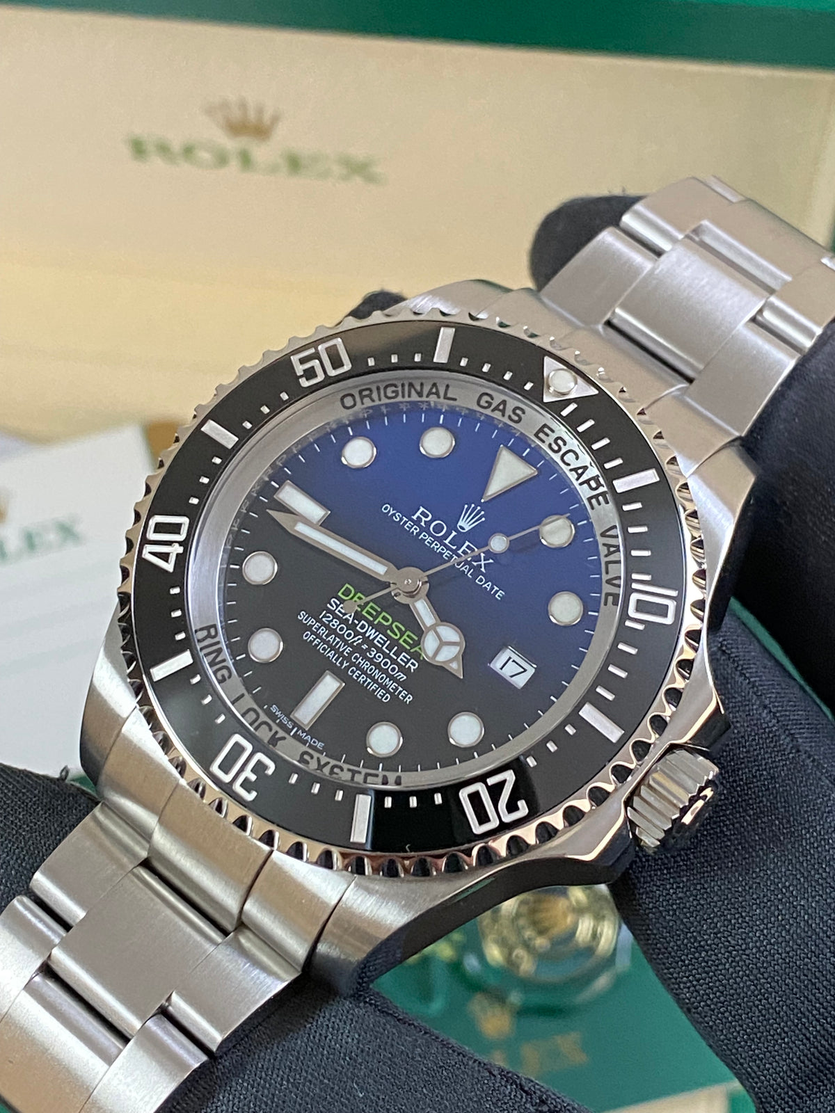 Rolex Sea-Dweller Deepsea 44 - 2016 - "James Cameron" Dial - 116660 *FULL SET*