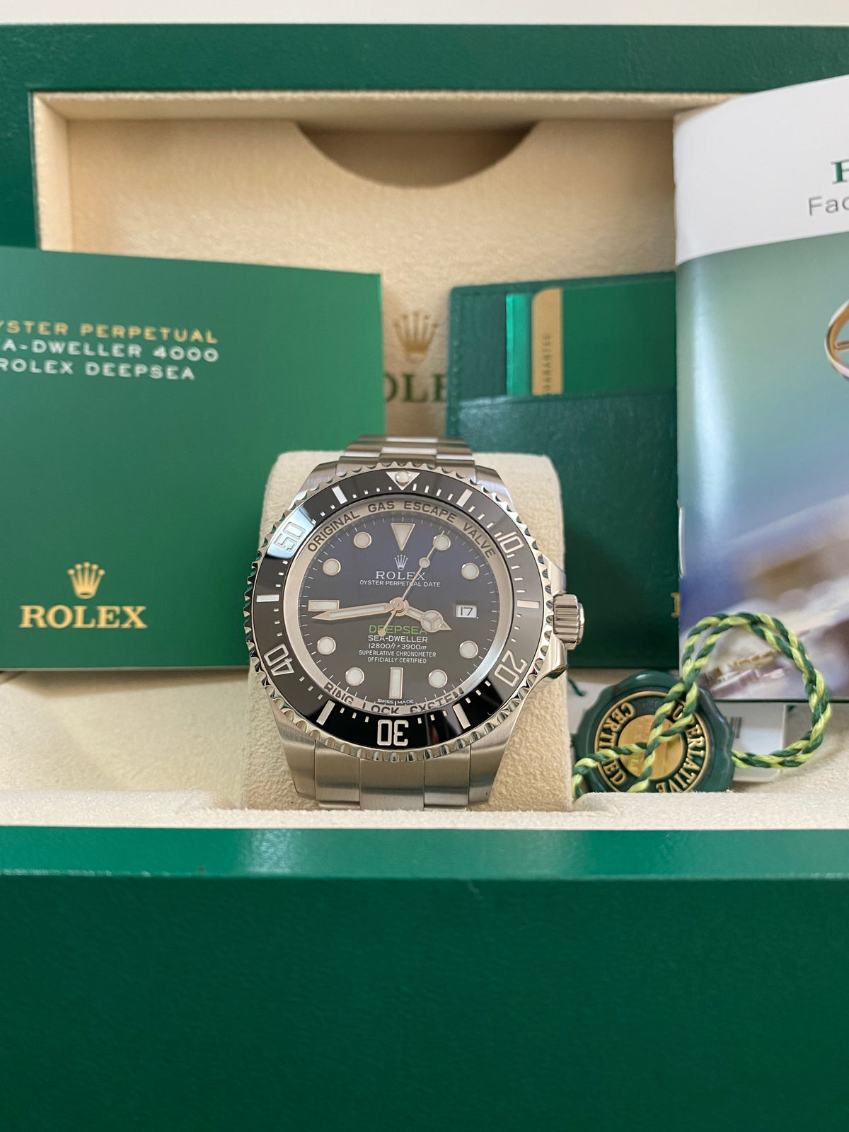 Rolex Sea-Dweller Deepsea 44 - 2016 - "James Cameron" Dial - 116660 *FULL SET*