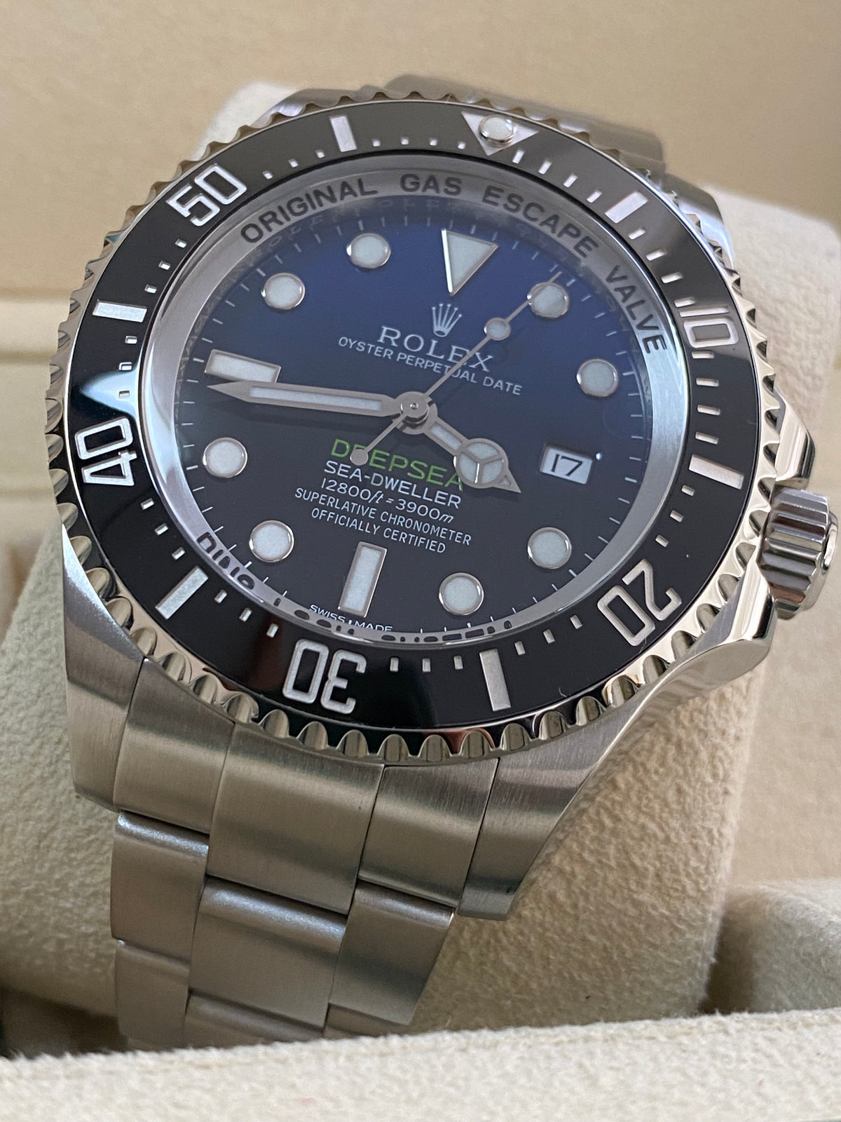 Rolex Sea-Dweller Deepsea 44 - 2016 - "James Cameron" Dial - 116660 *FULL SET*