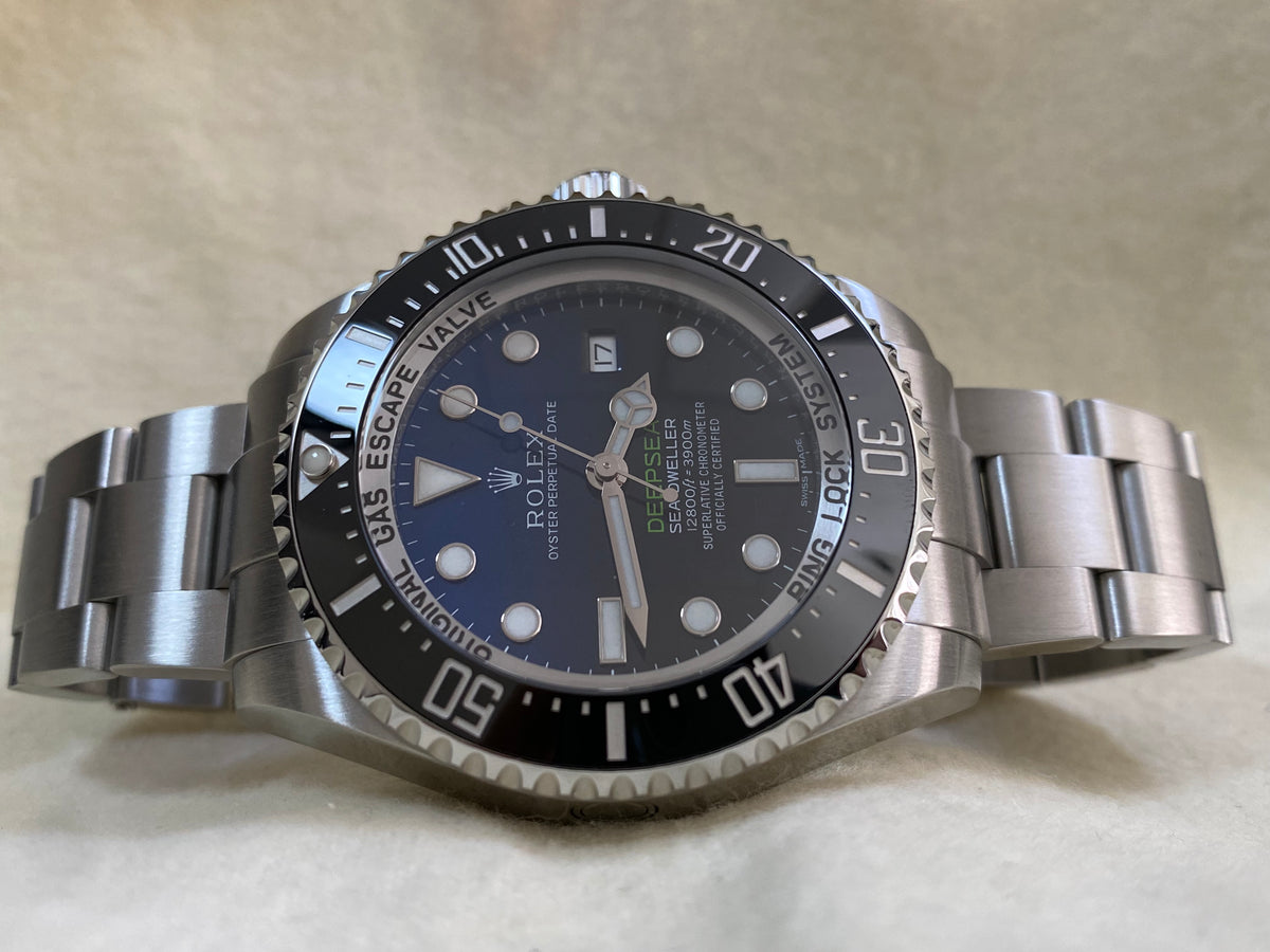 Rolex Sea-Dweller Deepsea 44 - 2016 - "James Cameron" Dial - 116660 *FULL SET*