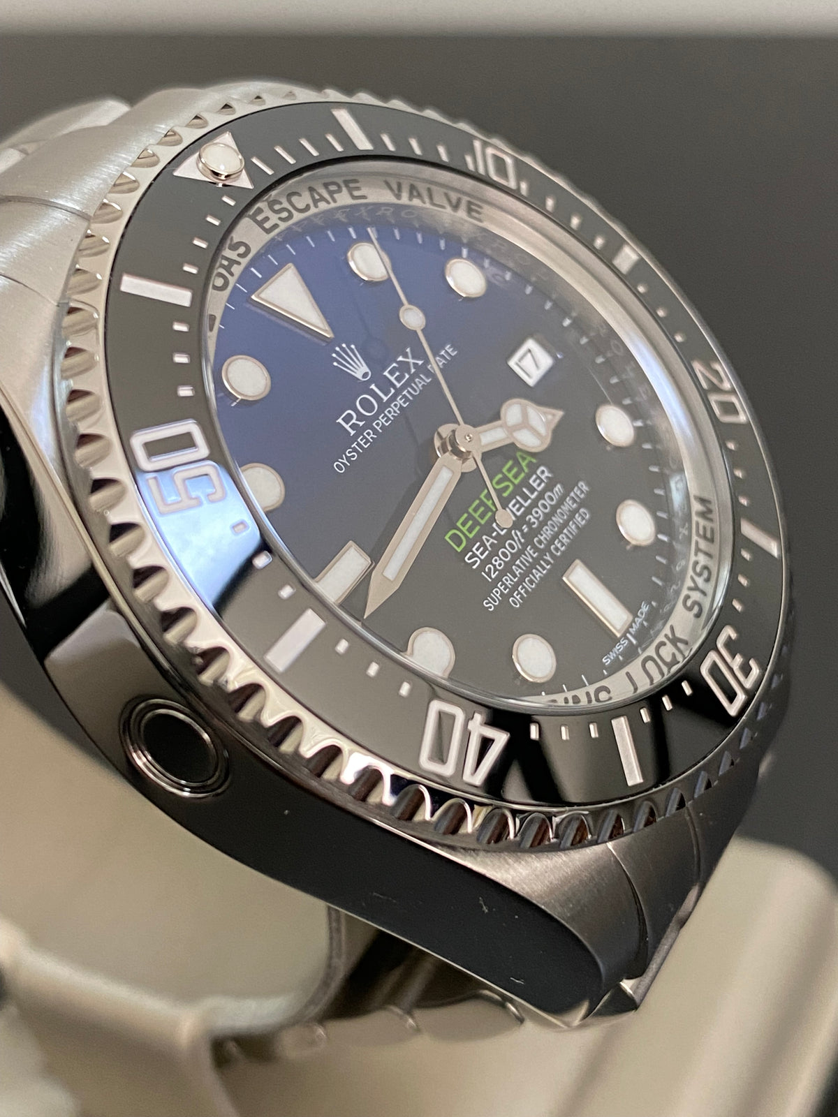 Rolex Sea-Dweller Deepsea 44 - 2016 - "James Cameron" Dial - 116660 *FULL SET*