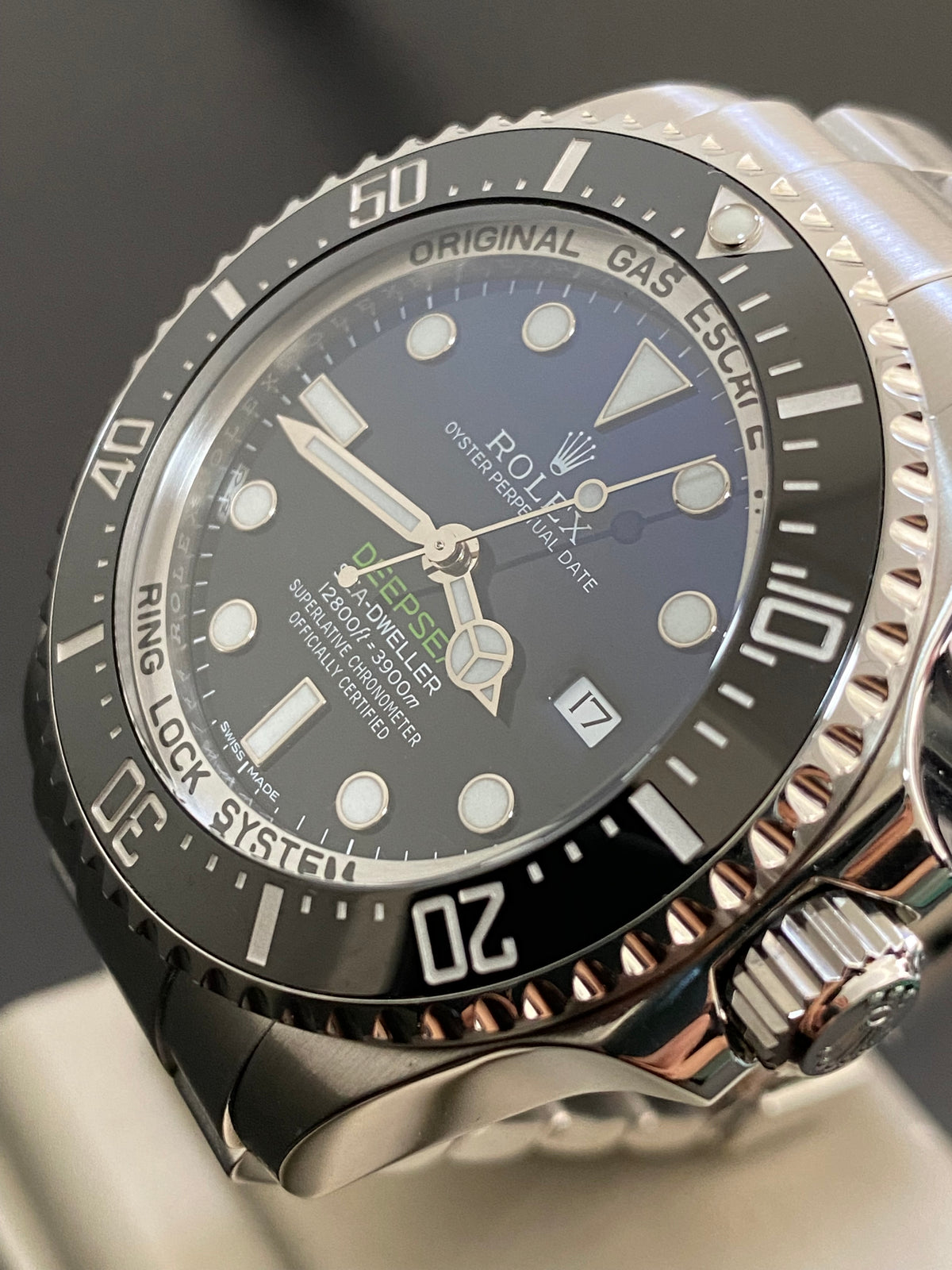 Rolex Sea-Dweller Deepsea 44 - 2016 - "James Cameron" Dial - 116660 *FULL SET*