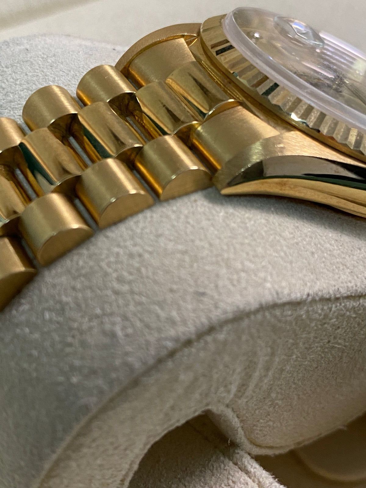 Rolex Yellow Gold Day-Date 36 - T serial - Fluted Bezel - Champagne Diamond Dial - President Bracelet - 18238 *UNPOLISHED*