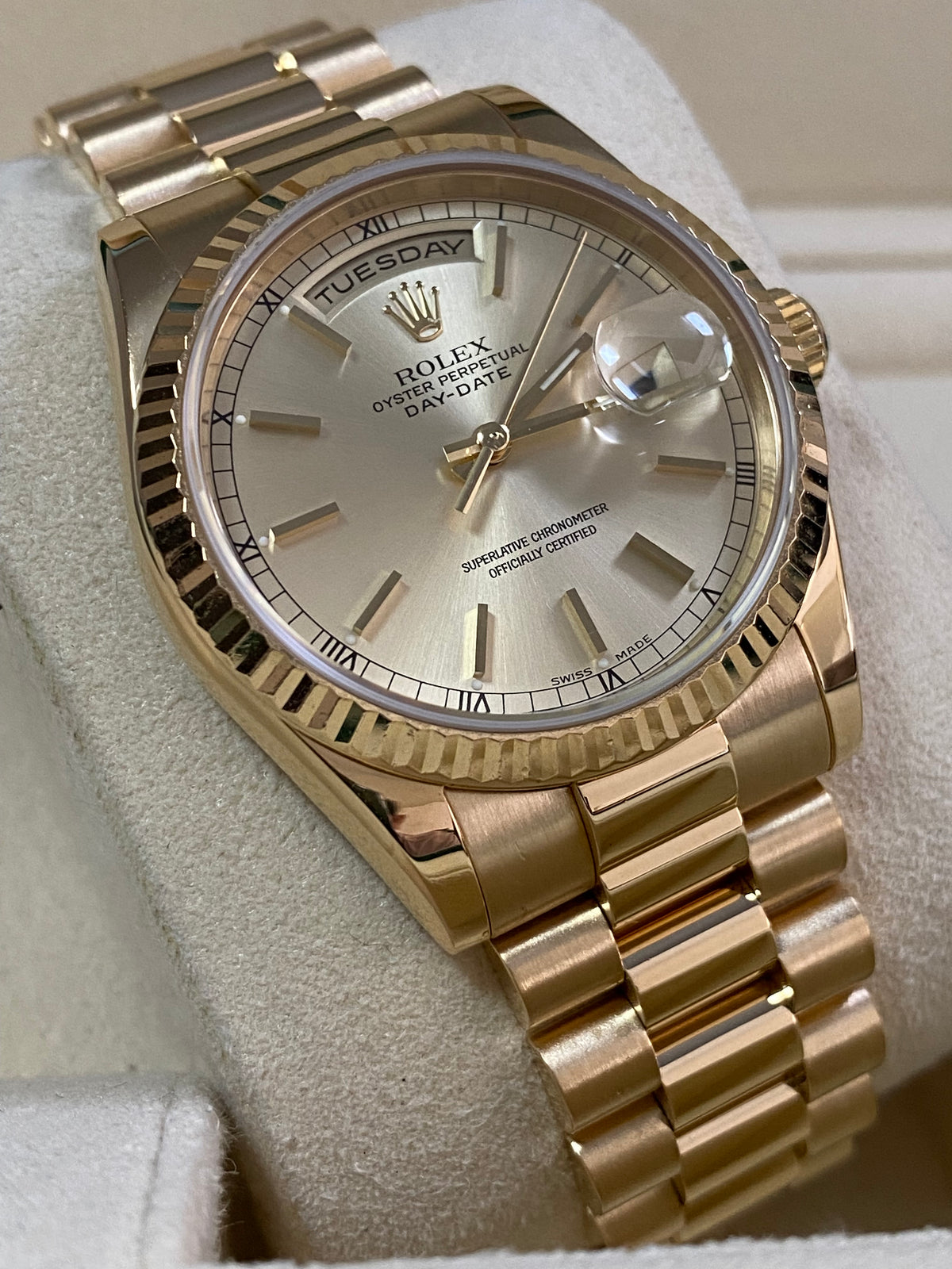 Rolex Yellow Gold Day-Date 36 - K serial - Fluted Bezel - Champagne Index Dial - President Bracelet - 118238