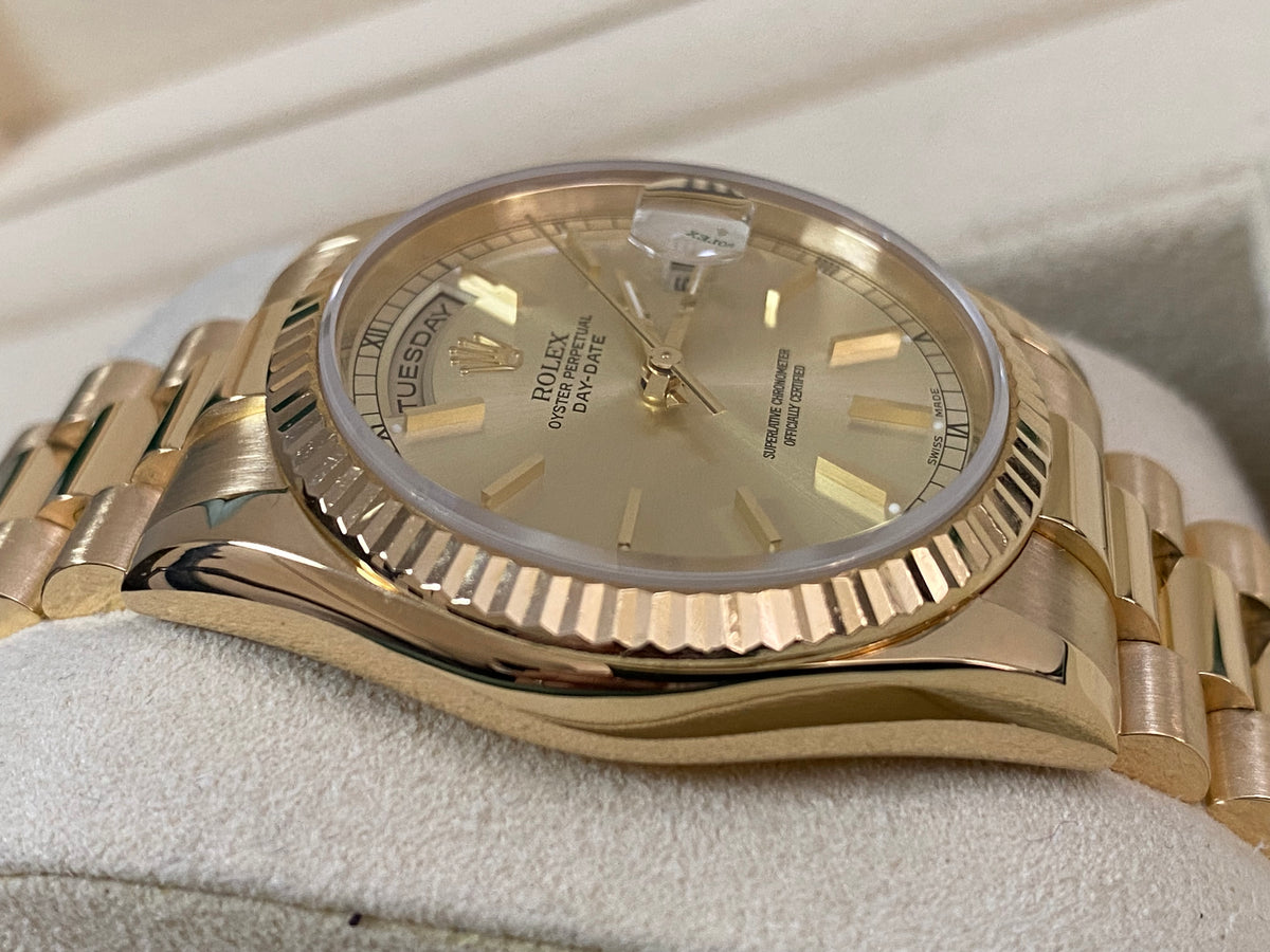 Rolex Yellow Gold Day-Date 36 - K serial - Fluted Bezel - Champagne Index Dial - President Bracelet - 118238