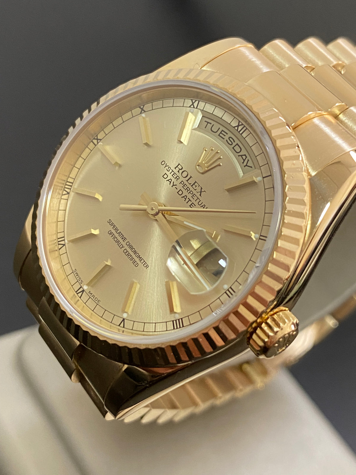 Rolex Yellow Gold Day-Date 36 - K serial - Fluted Bezel - Champagne Index Dial - President Bracelet - 118238