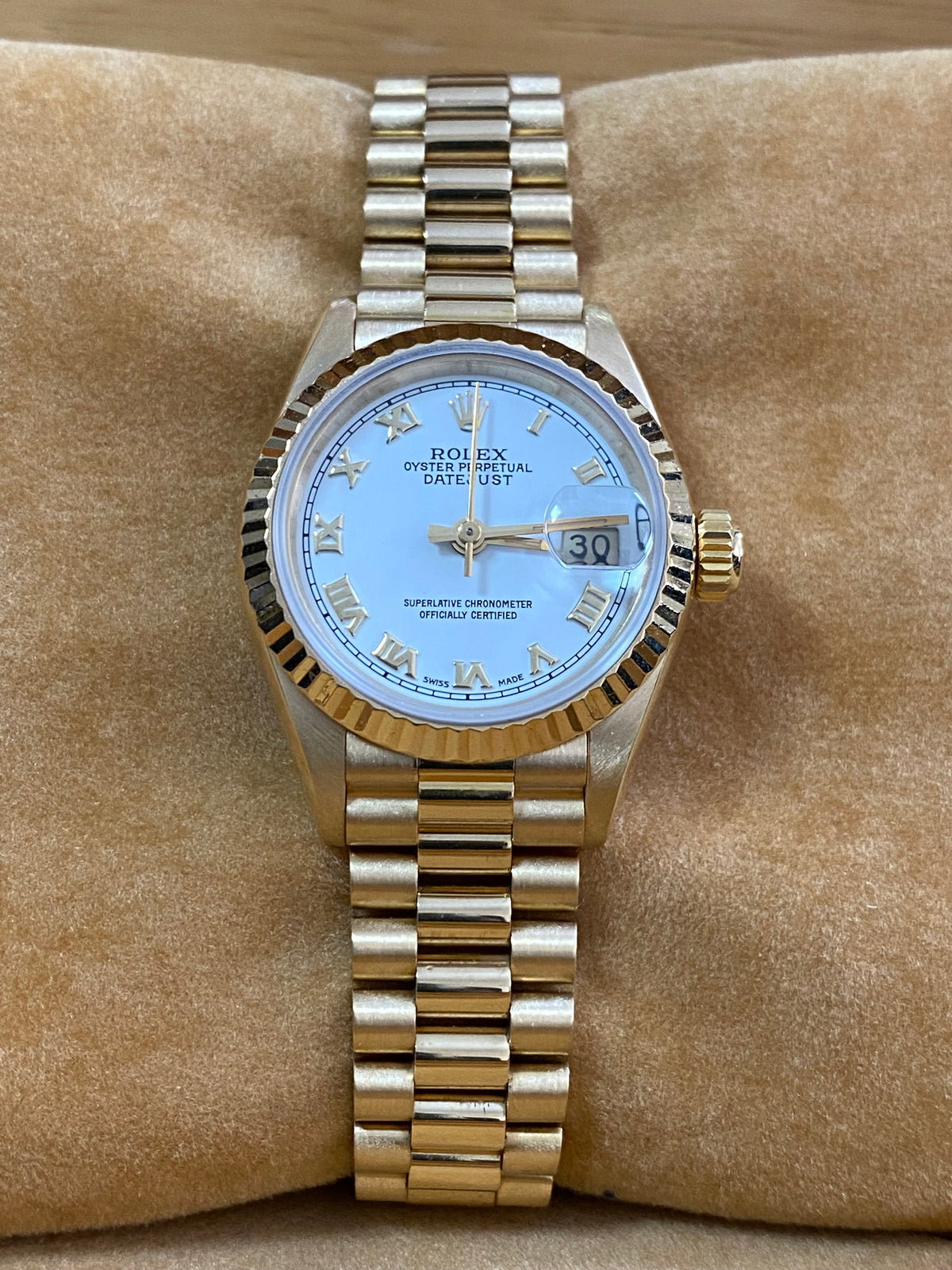 Rolex Yellow Gold Lady-Datejust - N serial - Fluted Bezel - White Roman Dial - President Bracelet - 69178