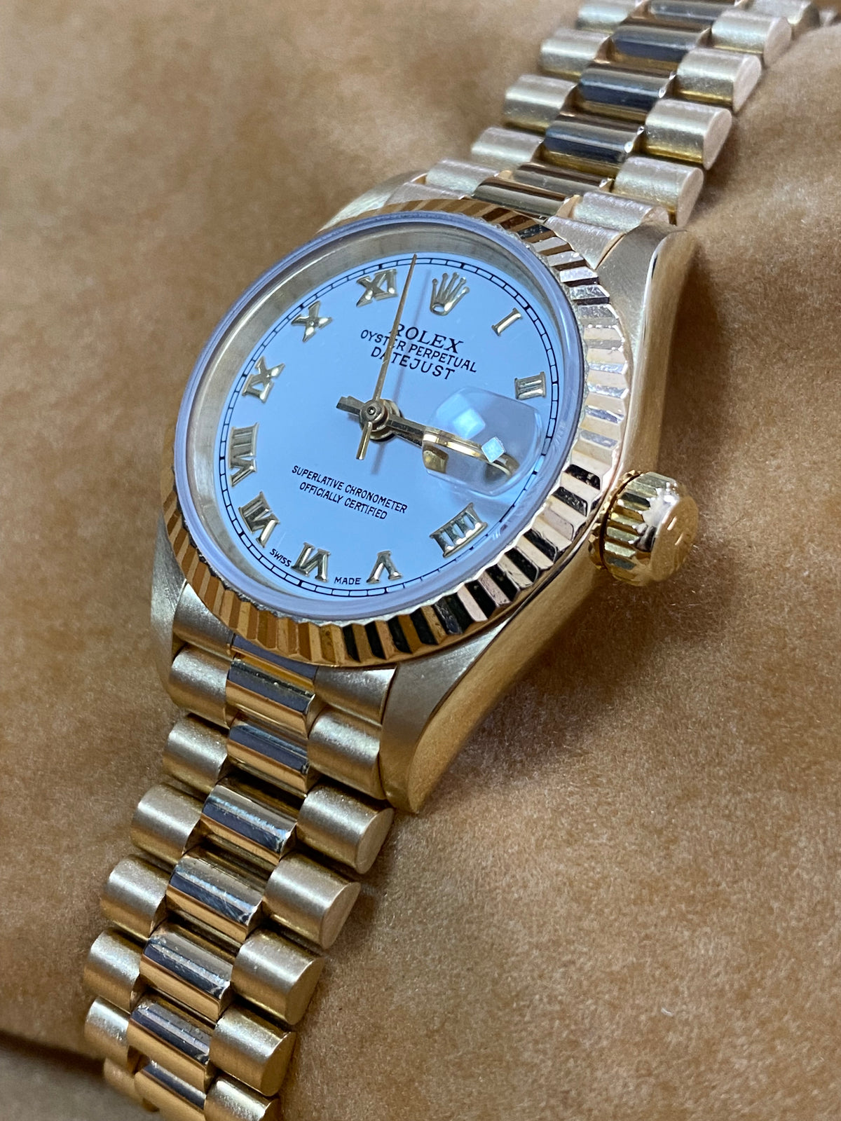 Rolex Yellow Gold Lady-Datejust - N serial - Fluted Bezel - White Roman Dial - President Bracelet - 69178