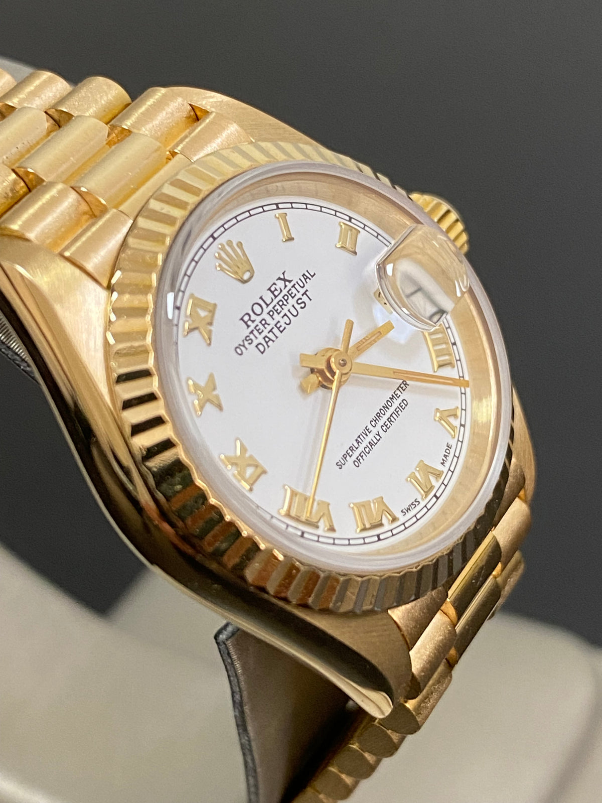 Rolex Yellow Gold Lady-Datejust - N serial - Fluted Bezel - White Roman Dial - President Bracelet - 69178