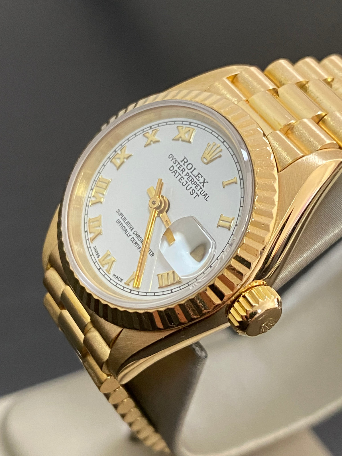 Rolex Yellow Gold Lady-Datejust - N serial - Fluted Bezel - White Roman Dial - President Bracelet - 69178