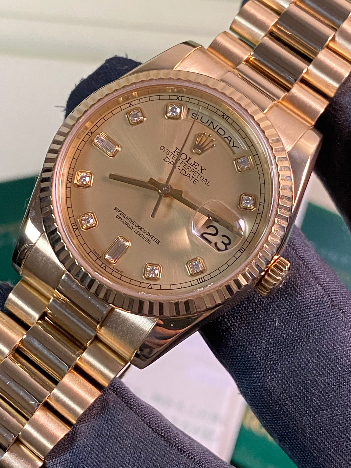 Rolex Yellow Gold Day-Date 36 - P serial - Fluted Bezel - Champagne Diamond Dial - President Bracelet - 118238 *FULL SET*