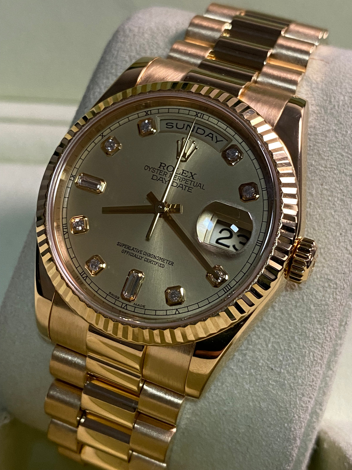 Rolex Yellow Gold Day-Date 36 - P serial - Fluted Bezel - Champagne Diamond Dial - President Bracelet - 118238 *FULL SET*