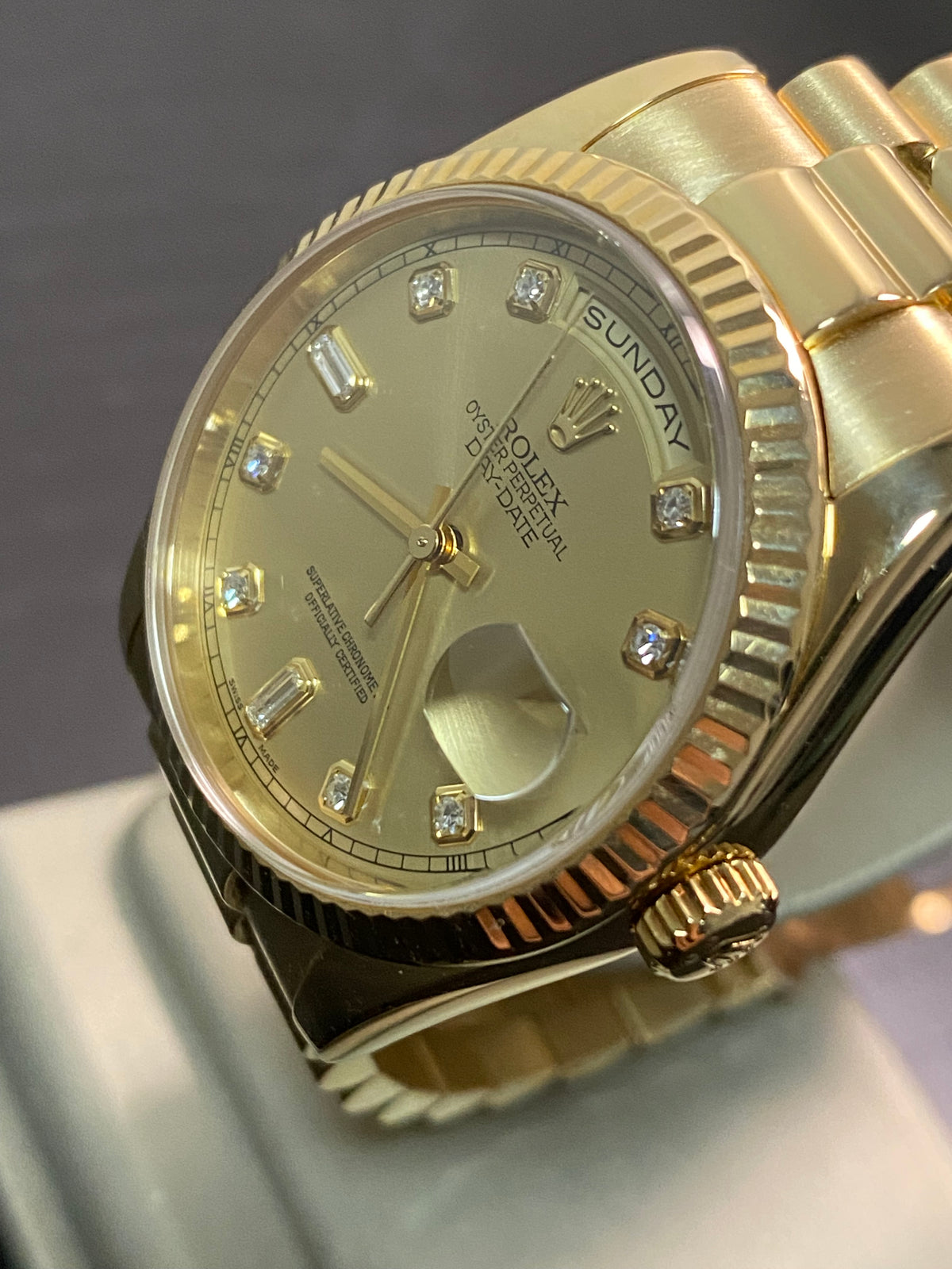 Rolex Yellow Gold Day-Date 36 - P serial - Fluted Bezel - Champagne Diamond Dial - President Bracelet - 118238 *FULL SET*