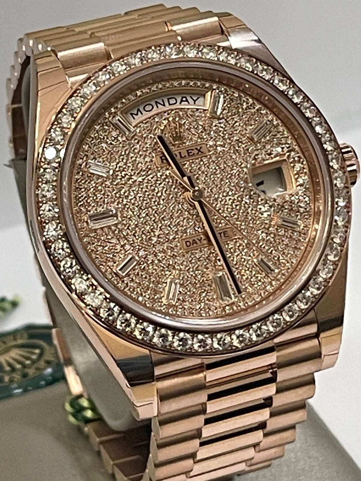 Rolex Everose Gold Day-Date 40 - 2023 - Diamond-Set Bezel - Diamond Paved Dial - President Bracelet - 228345RBR