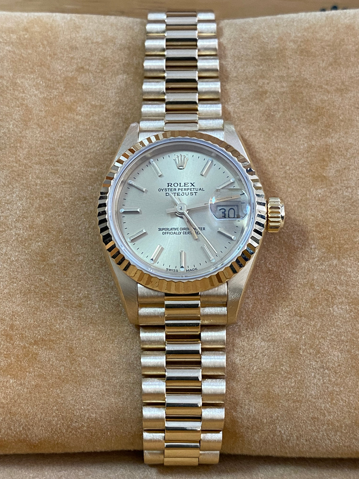 Rolex Yellow Gold Lady-Datejust - E serial - Fluted Bezel - Champagne Index Dial - President Bracelet - 69178