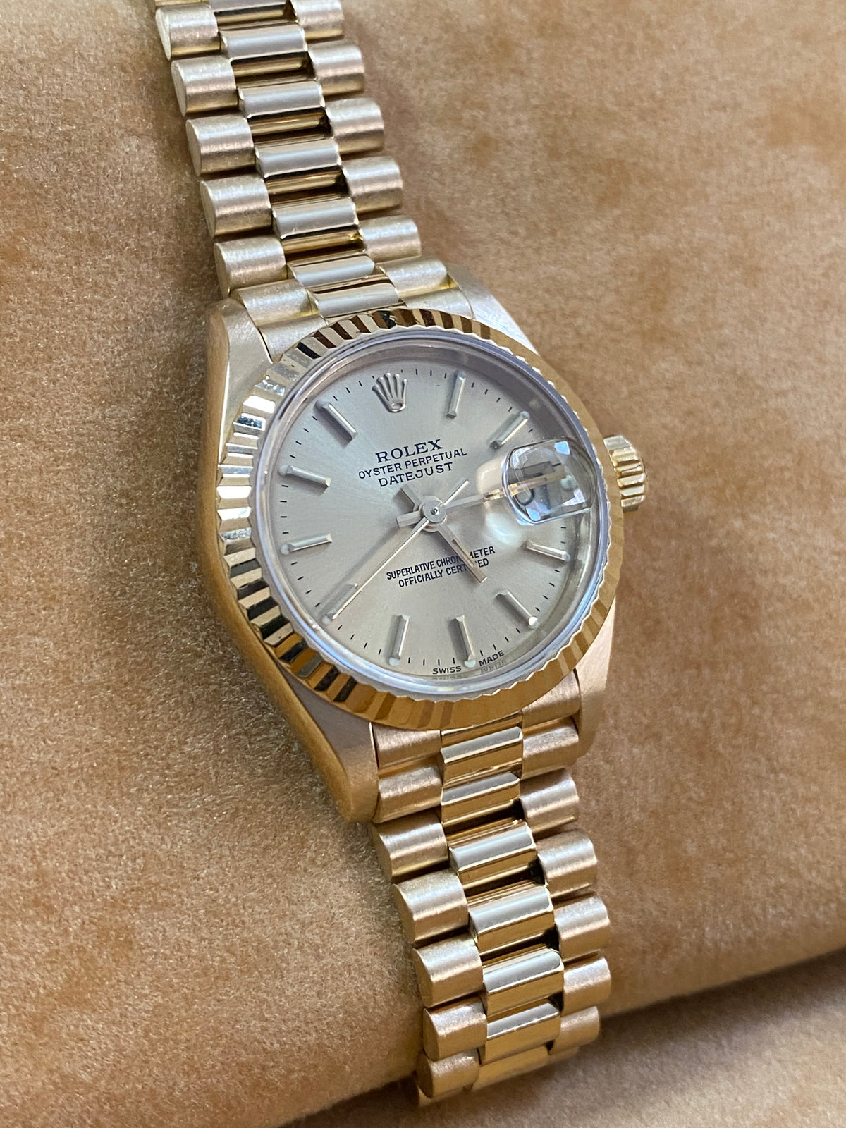 Rolex Yellow Gold Lady-Datejust - E serial - Fluted Bezel - Champagne Index Dial - President Bracelet - 69178