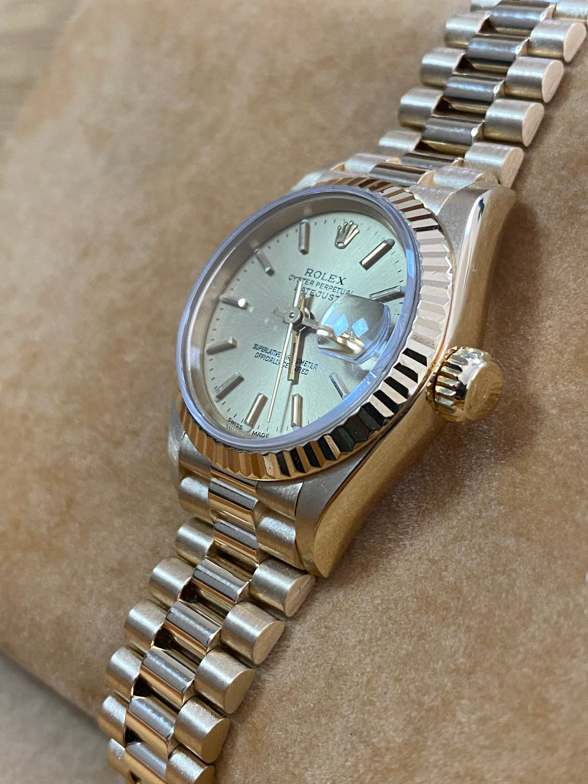 Rolex Yellow Gold Lady-Datejust - E serial - Fluted Bezel - Champagne Index Dial - President Bracelet - 69178