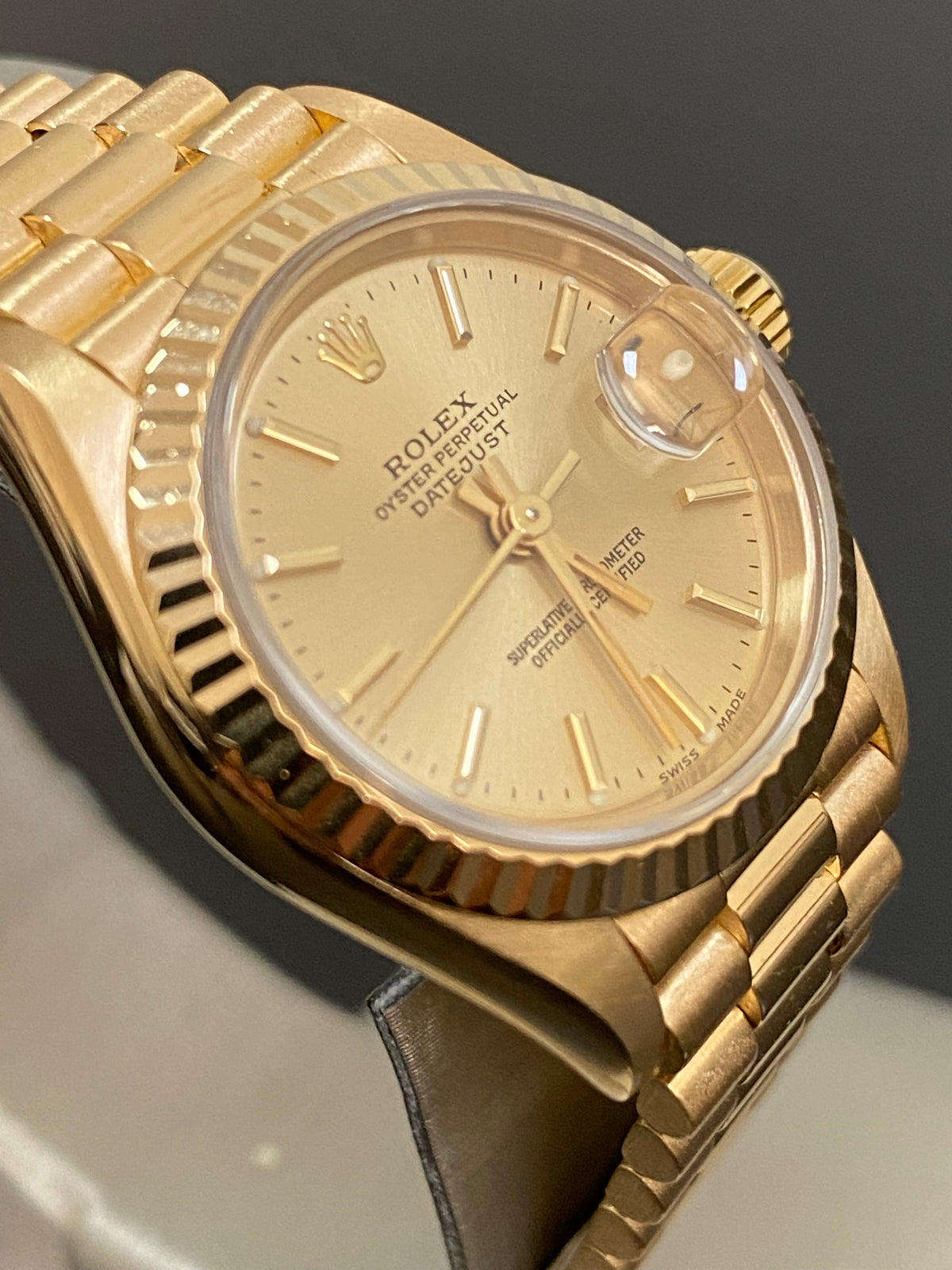 Rolex Yellow Gold Lady-Datejust - E serial - Fluted Bezel - Champagne Index Dial - President Bracelet - 69178