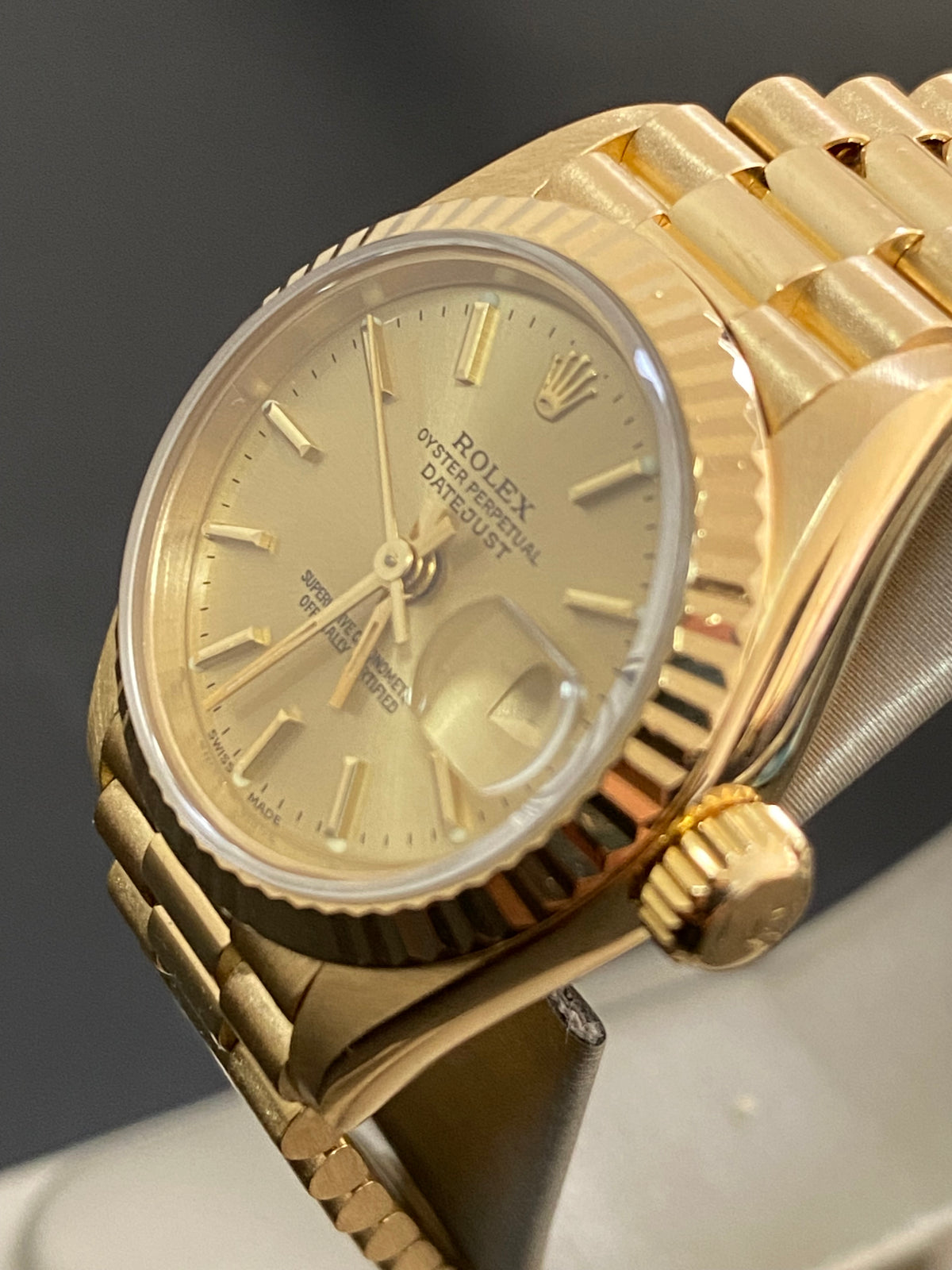 Rolex Yellow Gold Lady-Datejust - E serial - Fluted Bezel - Champagne Index Dial - President Bracelet - 69178