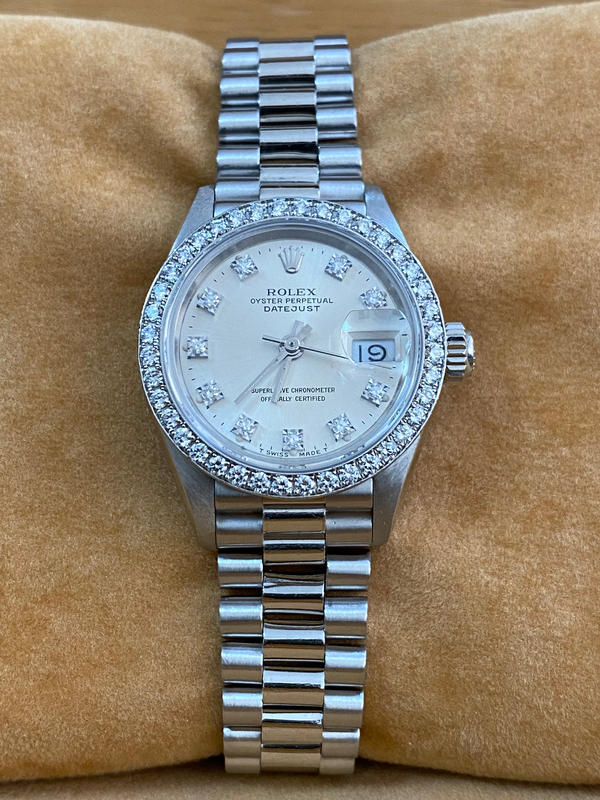 Rolex Platinum Lady-Datejust 26 - L serial - Diamond Bezel - Silver Diamond Dial - President Bracelet - 69136