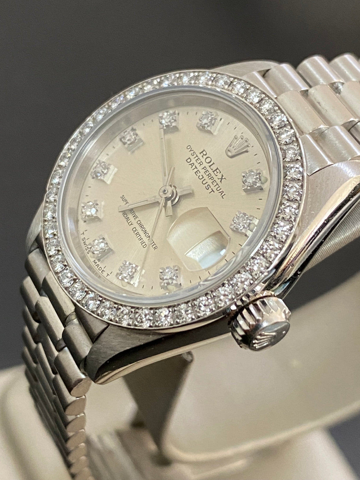 Rolex Platinum Lady-Datejust 26 - L serial - Diamond Bezel - Silver Diamond Dial - President Bracelet - 69136