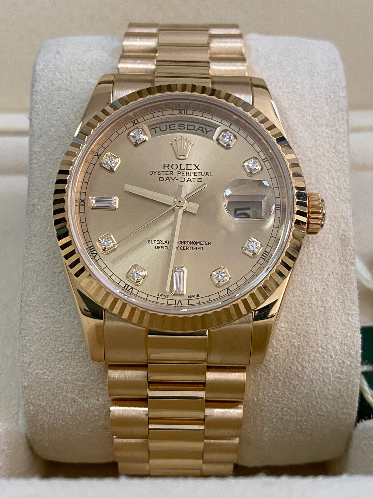 Rolex Yellow Gold Day-Date 36 - Z serial - Fluted Bezel - Champagne Diamond Dial - President Bracelet - 118238 *FULL SET*