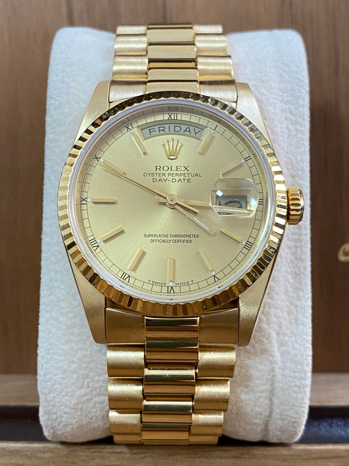 Rolex Yellow Gold Day-Date 36 - R serial - Fluted Bezel - Champagne Index Dial - Double Quickset - President Bracelet - 18238