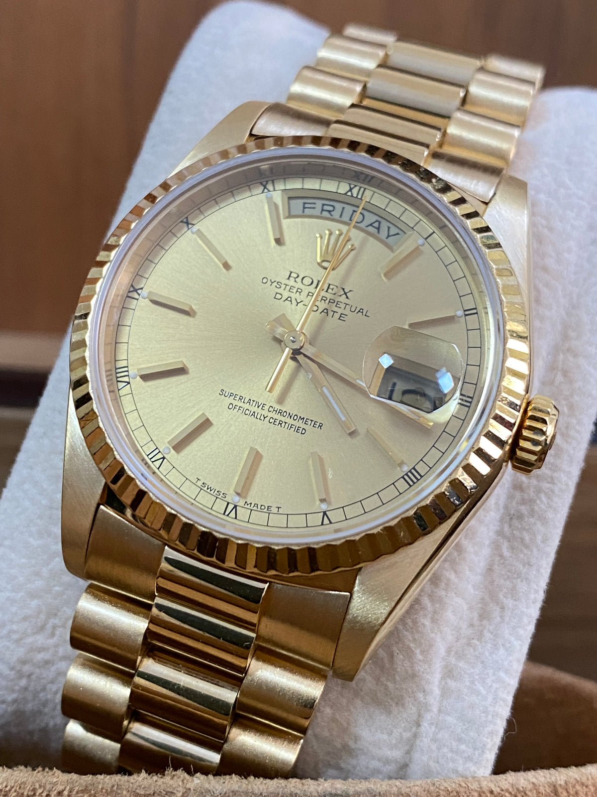 Rolex Yellow Gold Day-Date 36 - R serial - Fluted Bezel - Champagne Index Dial - Double Quickset - President Bracelet - 18238