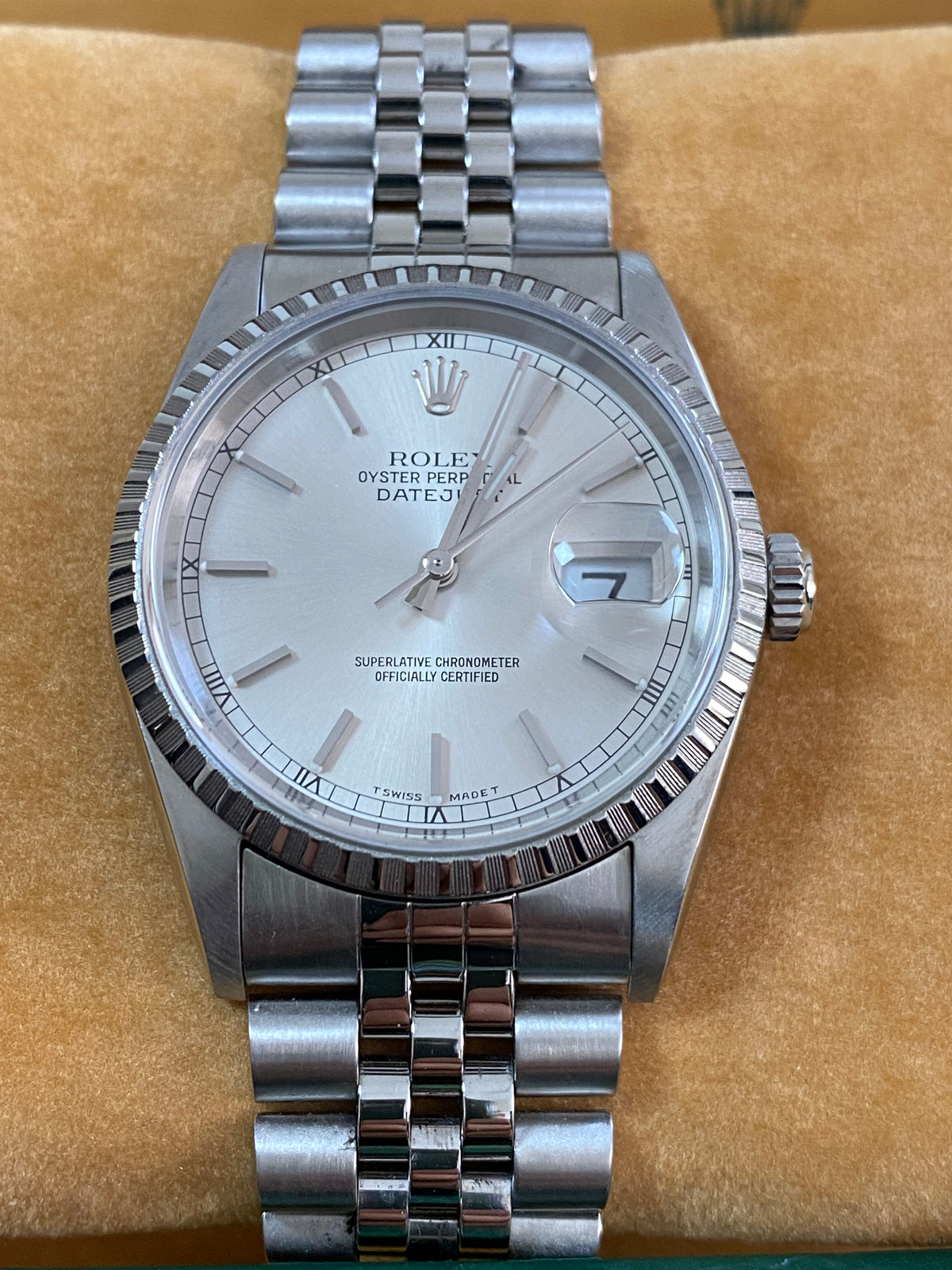 Rolex Steel Datejust 36 - U Serial - Engine Turned Bezel - Silver Index Dial - Jubilee Bracelet - 16220