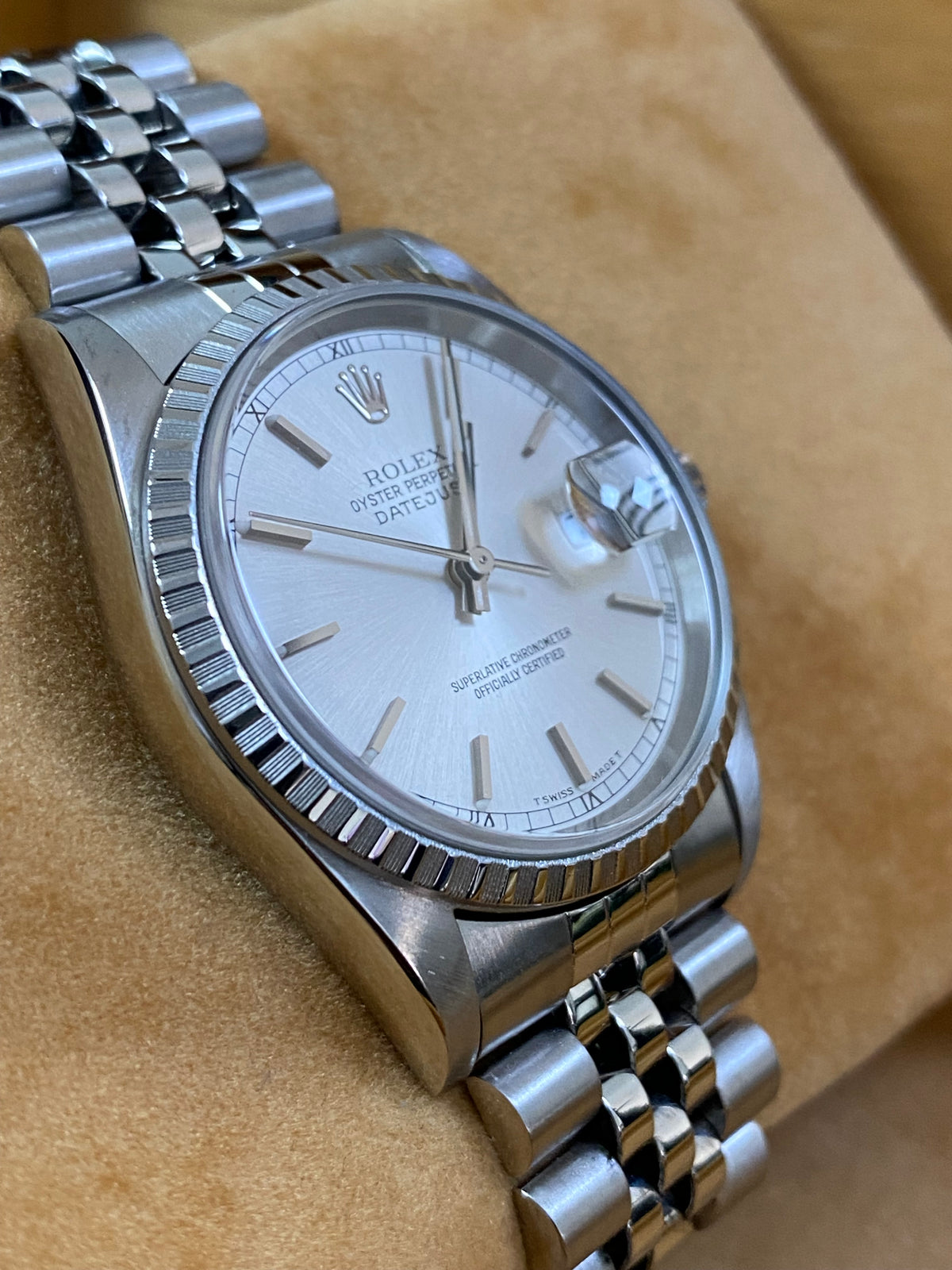 Rolex Steel Datejust 36 - U Serial - Engine Turned Bezel - Silver Index Dial - Jubilee Bracelet - 16220