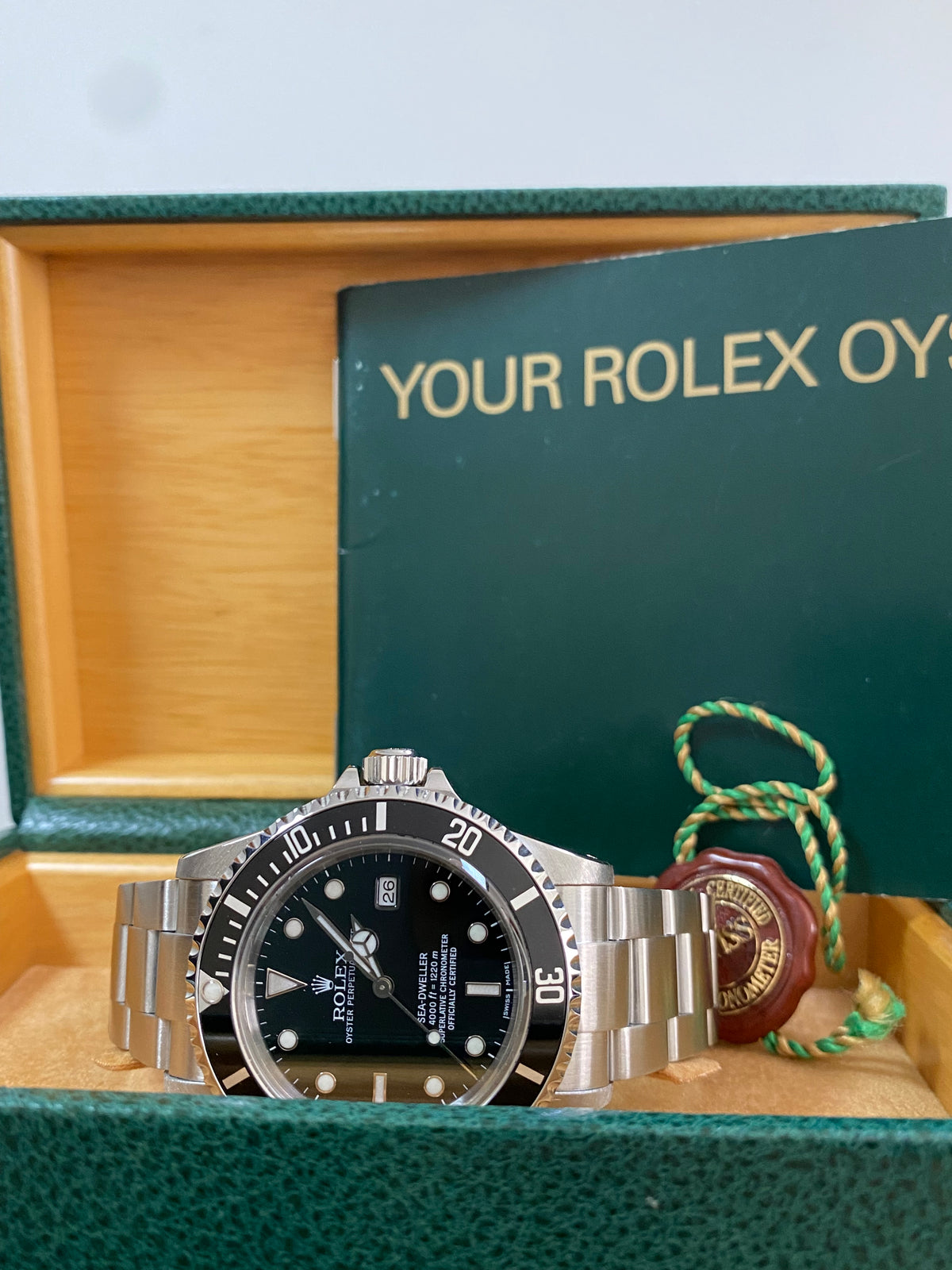 Rolex Steel Sea-Dweller 4000 - A serial - Pre-Ceramic Bezel - Black Dial - Oyster Bracelet 16600