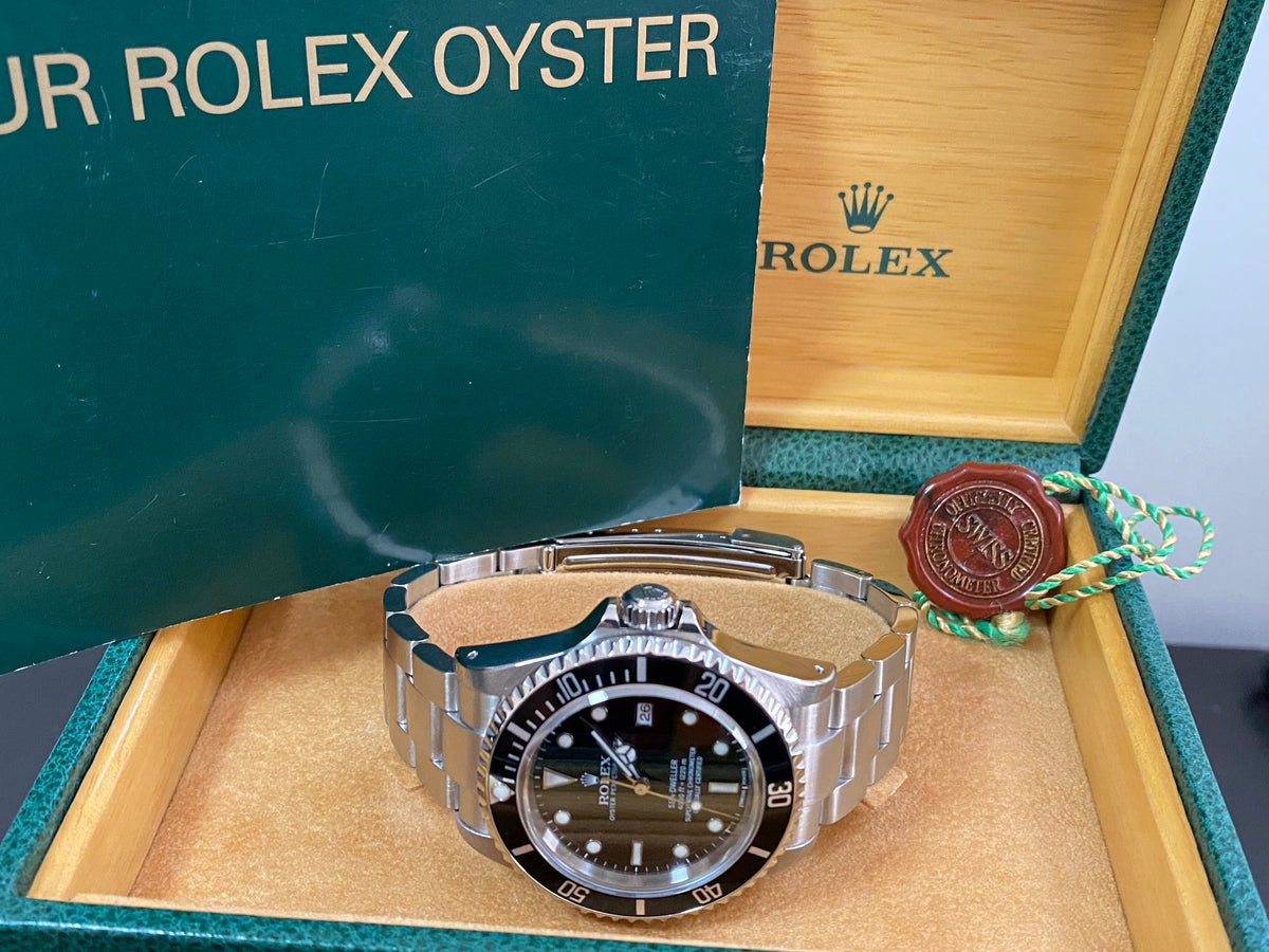 Rolex Steel Sea-Dweller 4000 - A serial - Pre-Ceramic Bezel - Black Dial - Oyster Bracelet 16600