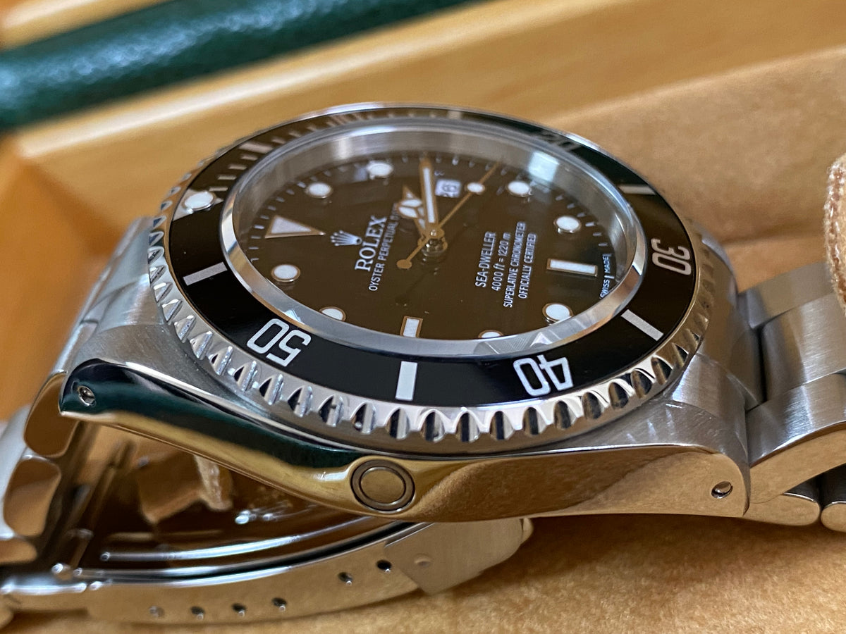 Rolex Steel Sea-Dweller 4000 - A serial - Pre-Ceramic Bezel - Black Dial - Oyster Bracelet 16600