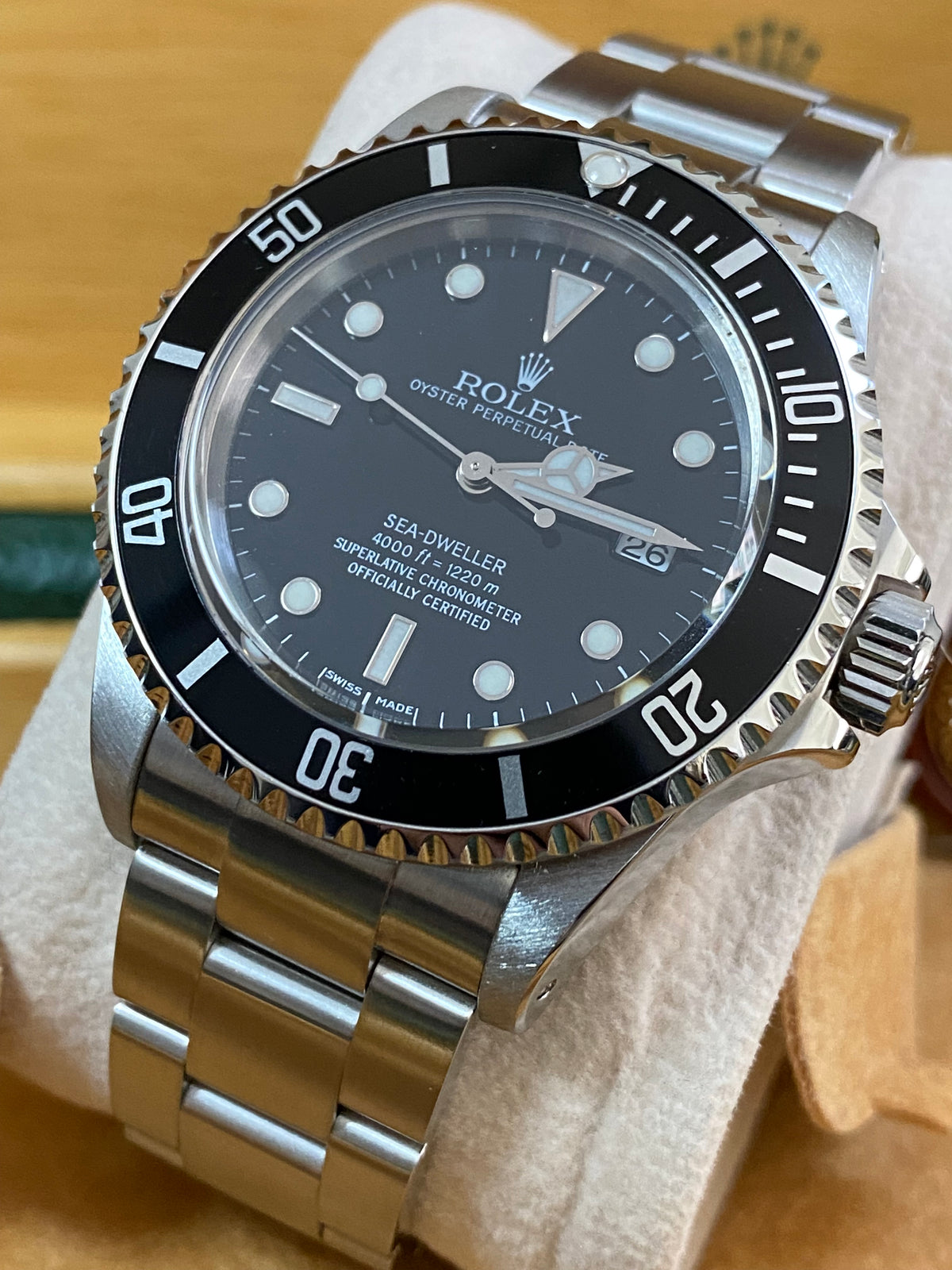 Rolex Steel Sea-Dweller 4000 - A serial - Pre-Ceramic Bezel - Black Dial - Oyster Bracelet 16600