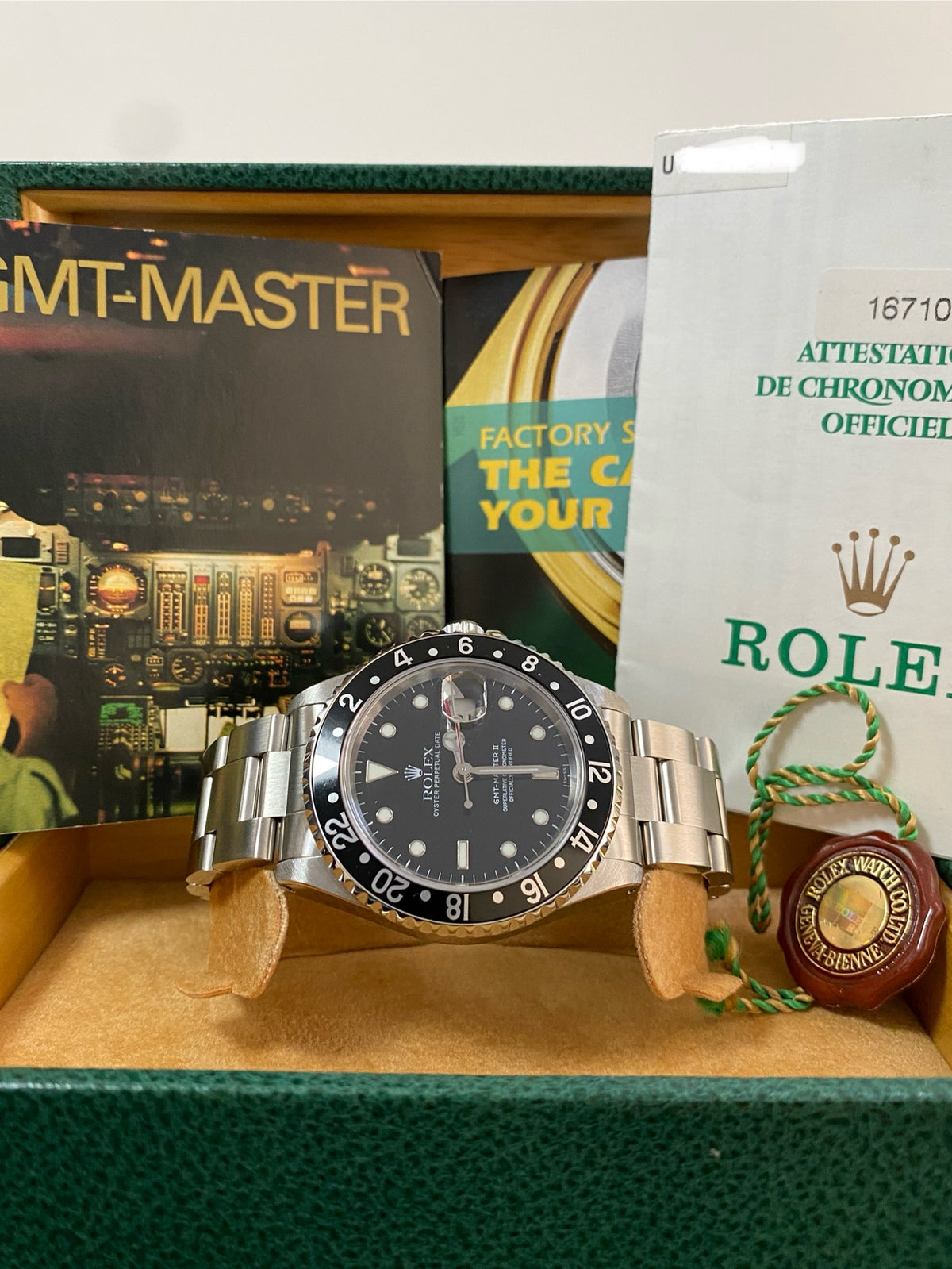 Rolex Steel GMT-Master II -  U Serial - Black Bezel - Black Dial with Red Arrow - Oyster Bracelet - 16710 *COMPLETE SET*