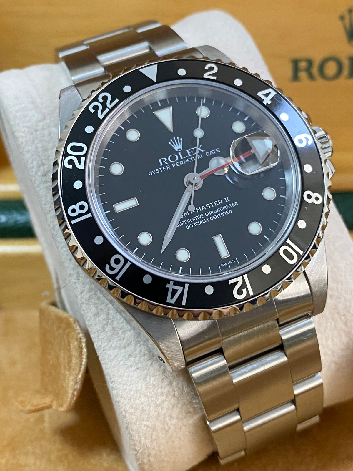 Rolex Steel GMT-Master II -  U Serial - Black Bezel - Black Dial with Red Arrow - Oyster Bracelet - 16710 *COMPLETE SET*