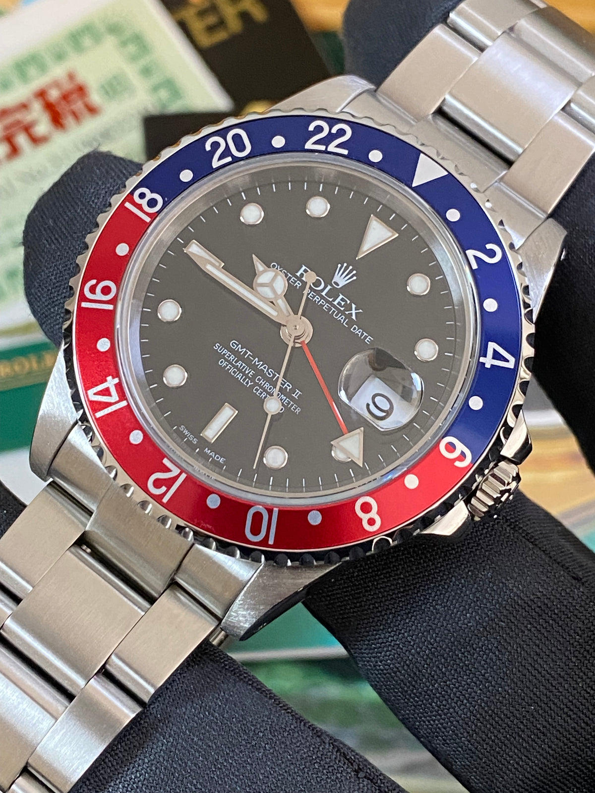 Rolex Steel GMT-Master II -  A Serial - "Pepsi" - Black Dial - Oyster Bracelet - 16710 *FULL SET*