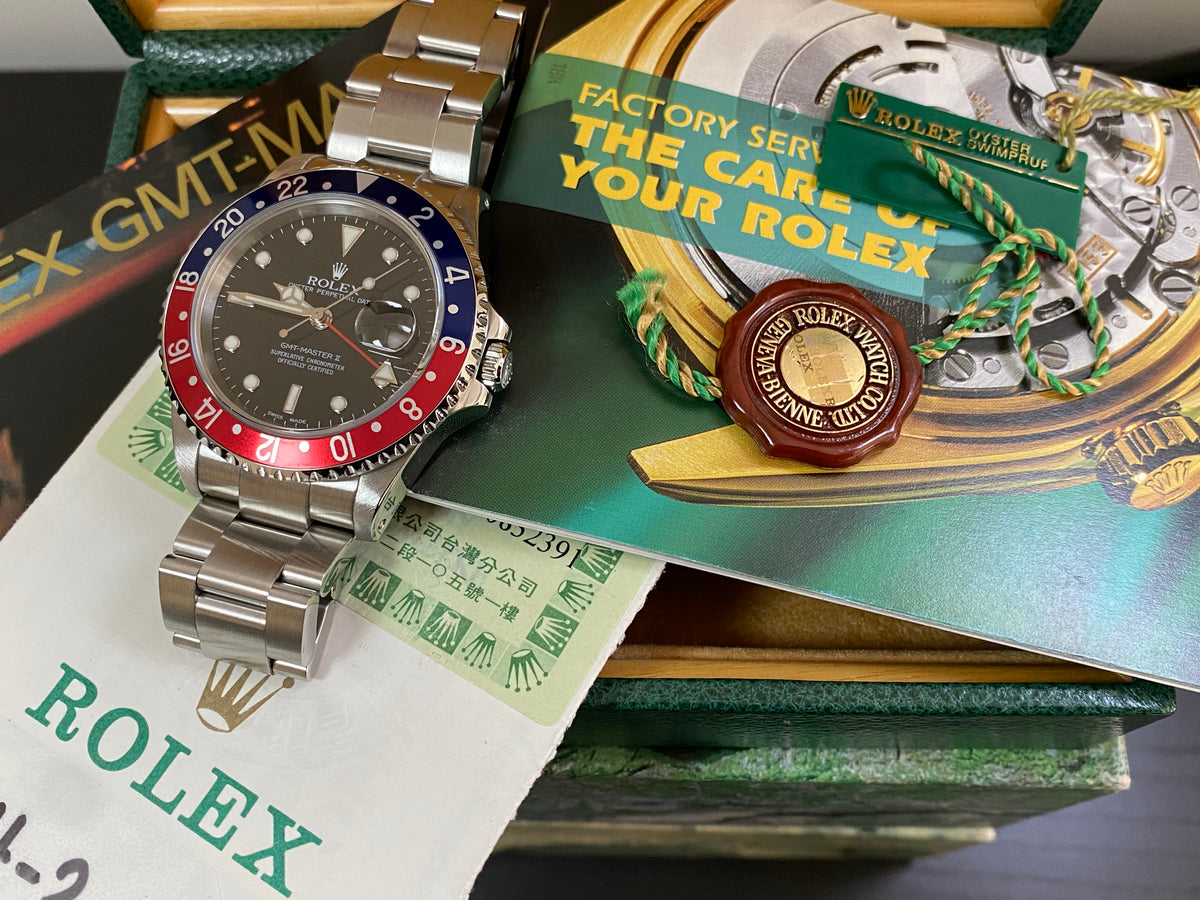 Rolex Steel GMT-Master II -  A Serial - "Pepsi" - Black Dial - Oyster Bracelet - 16710 *FULL SET*