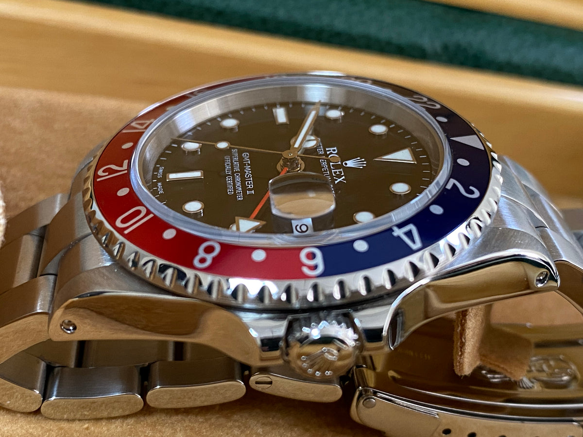 Rolex Steel GMT-Master II -  A Serial - "Pepsi" - Black Dial - Oyster Bracelet - 16710 *FULL SET*