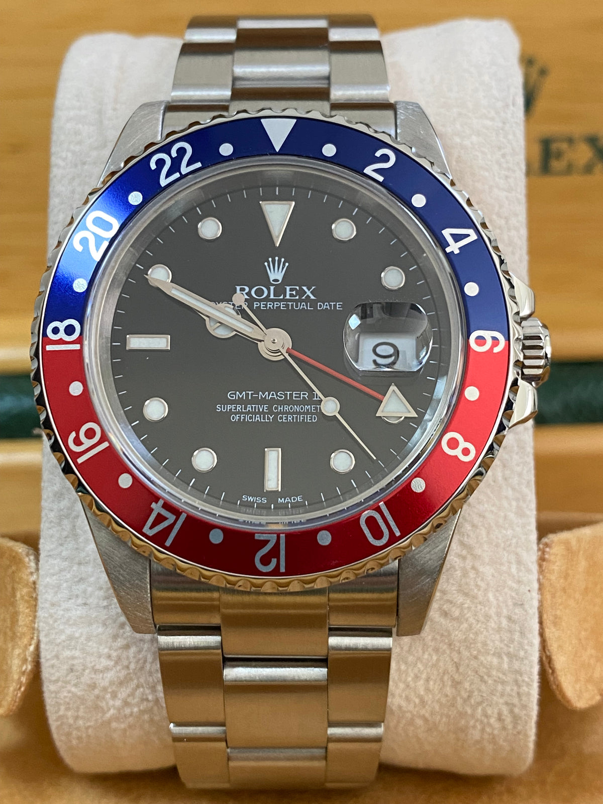 Rolex Steel GMT-Master II -  A Serial - "Pepsi" - Black Dial - Oyster Bracelet - 16710 *FULL SET*