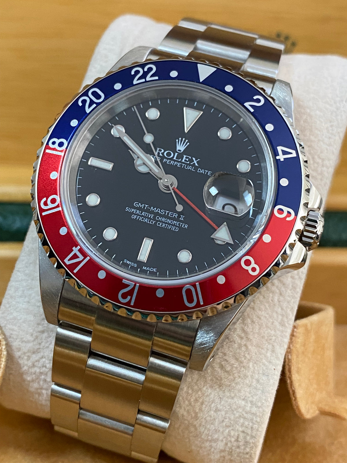 Rolex Steel GMT-Master II -  A Serial - "Pepsi" - Black Dial - Oyster Bracelet - 16710 *FULL SET*