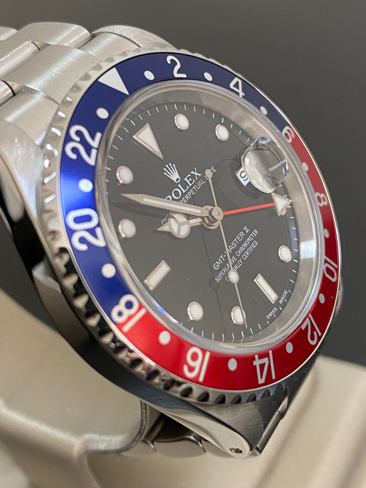 Rolex Steel GMT-Master II -  A Serial - "Pepsi" - Black Dial - Oyster Bracelet - 16710 *FULL SET*