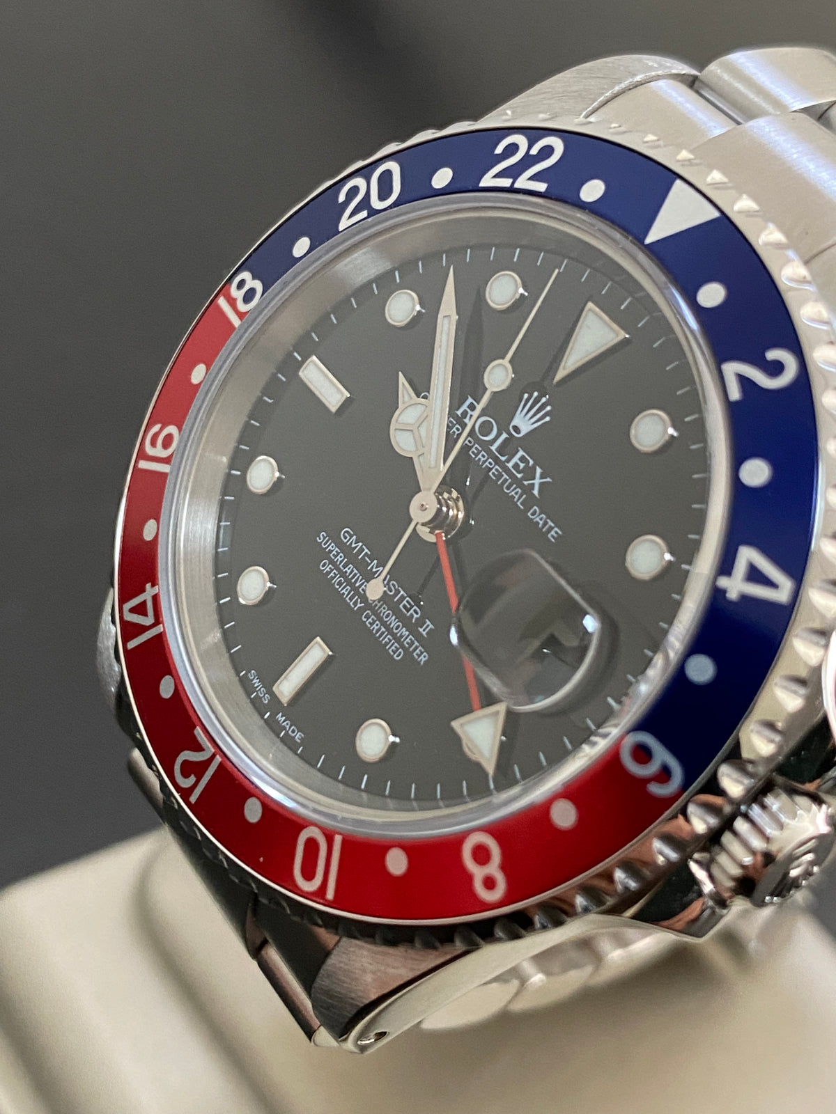 Rolex Steel GMT-Master II -  A Serial - "Pepsi" - Black Dial - Oyster Bracelet - 16710 *FULL SET*