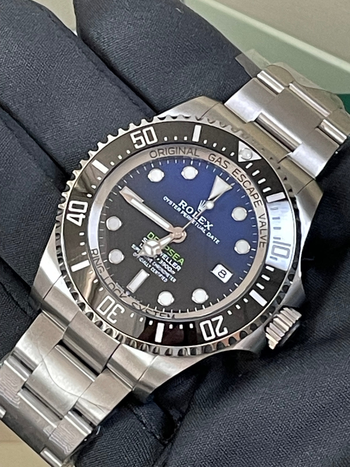 Rolex Sea-Dweller Deepsea 44 - 2024 - James Cameron Dial - 136660