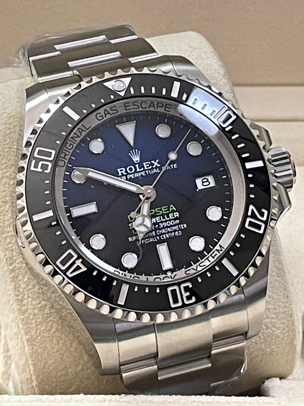 Rolex Sea-Dweller Deepsea 44 - 2024 - James Cameron Dial - 136660