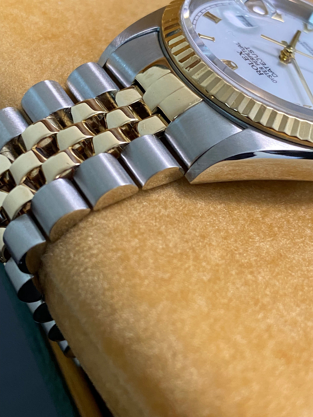 Rolex Steel and Yellow Gold Datejust 36 - P serial - Fluted Bezel - White Roman Dial - Jubilee Bracelet - 16233