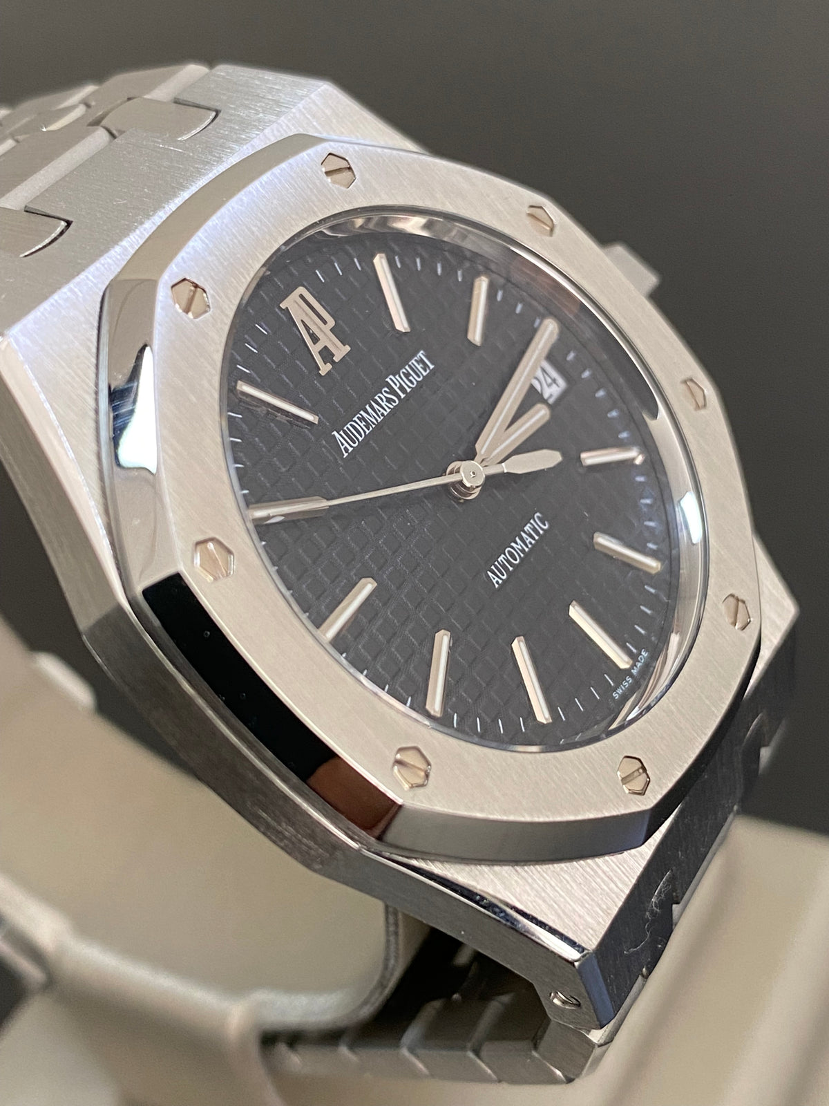 Audemars Piguet Royal Oak- 39mm - Self Winding - Black Dial - 15300ST.00.1220ST.03 *FULL SET*