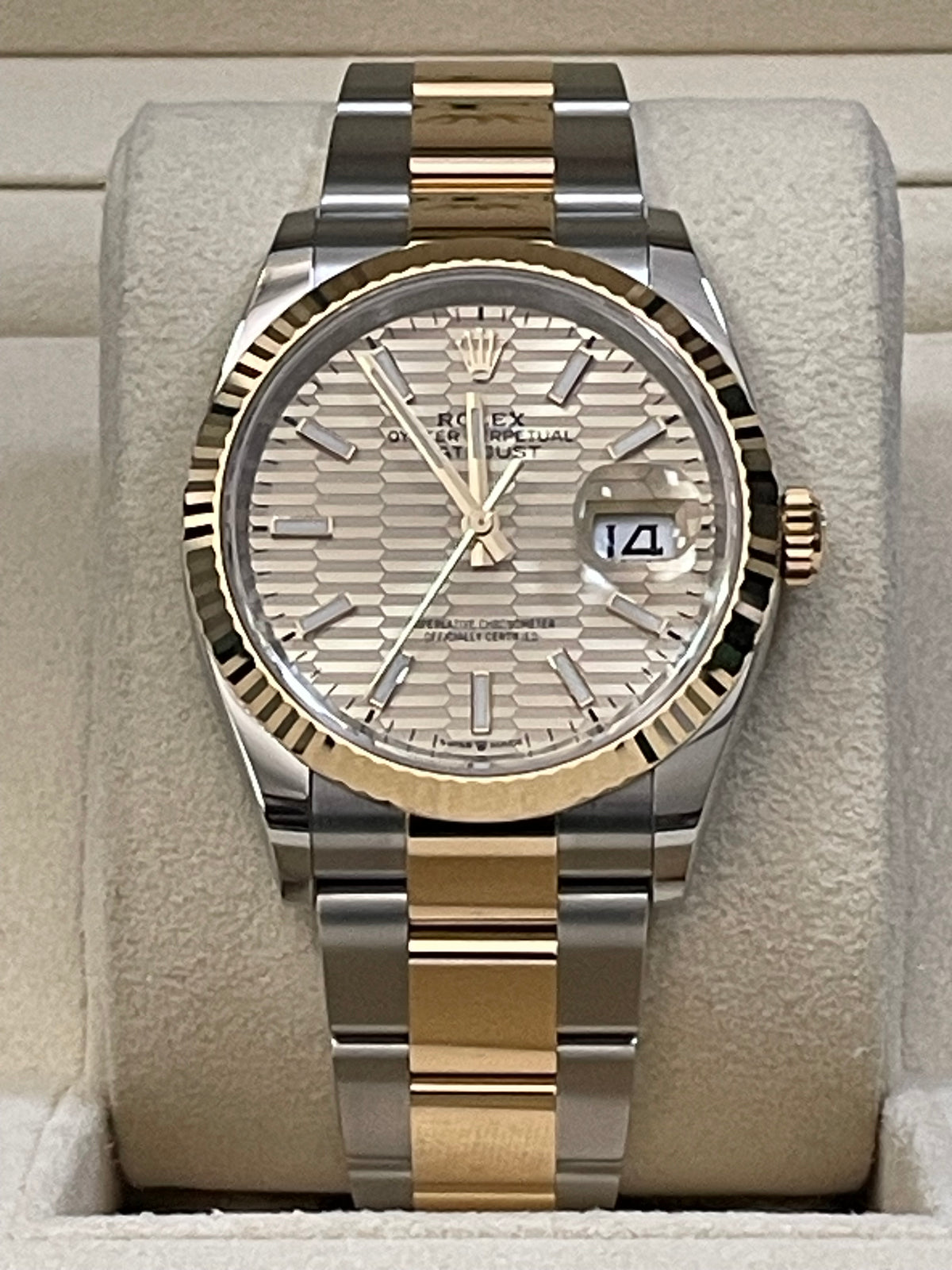 Rolex Steel and Yellow Gold Datejust 36 - 2023 - Fluted Bezel - Golden Motif Dial - Oyster Bracelet - 126233