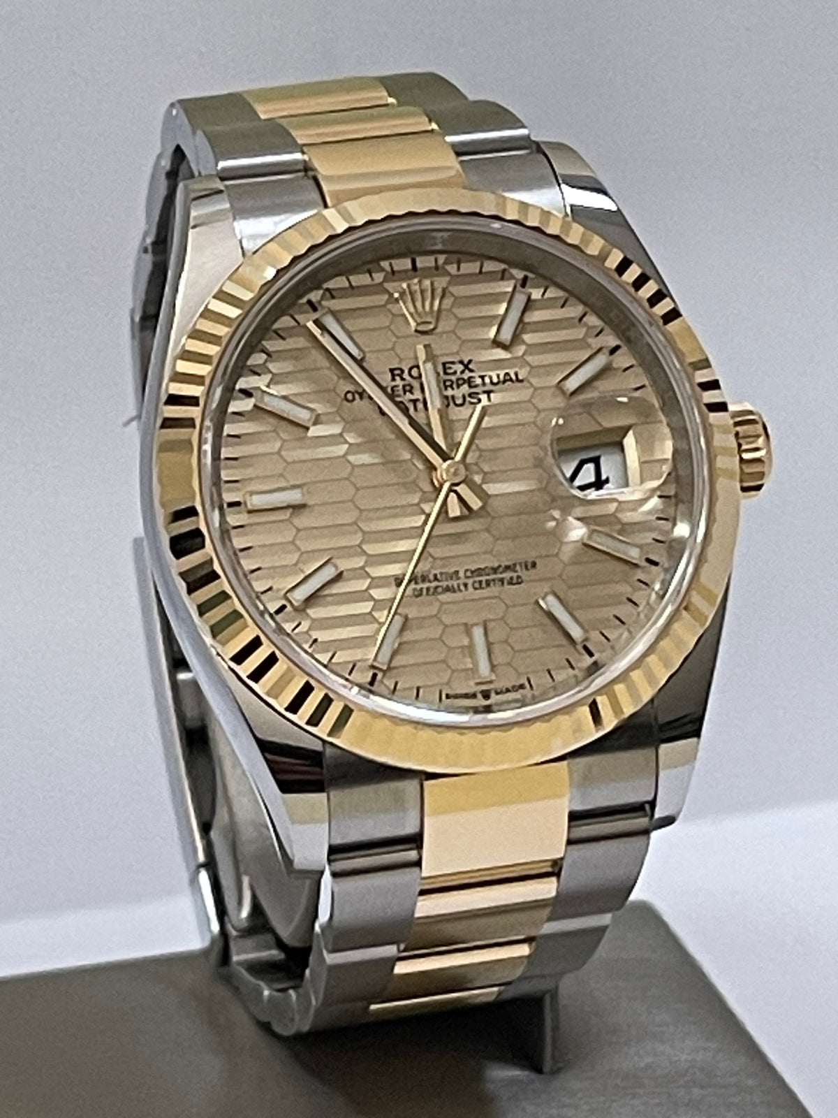 Rolex Steel and Yellow Gold Datejust 36 - 2023 - Fluted Bezel - Golden Motif Dial - Oyster Bracelet - 126233